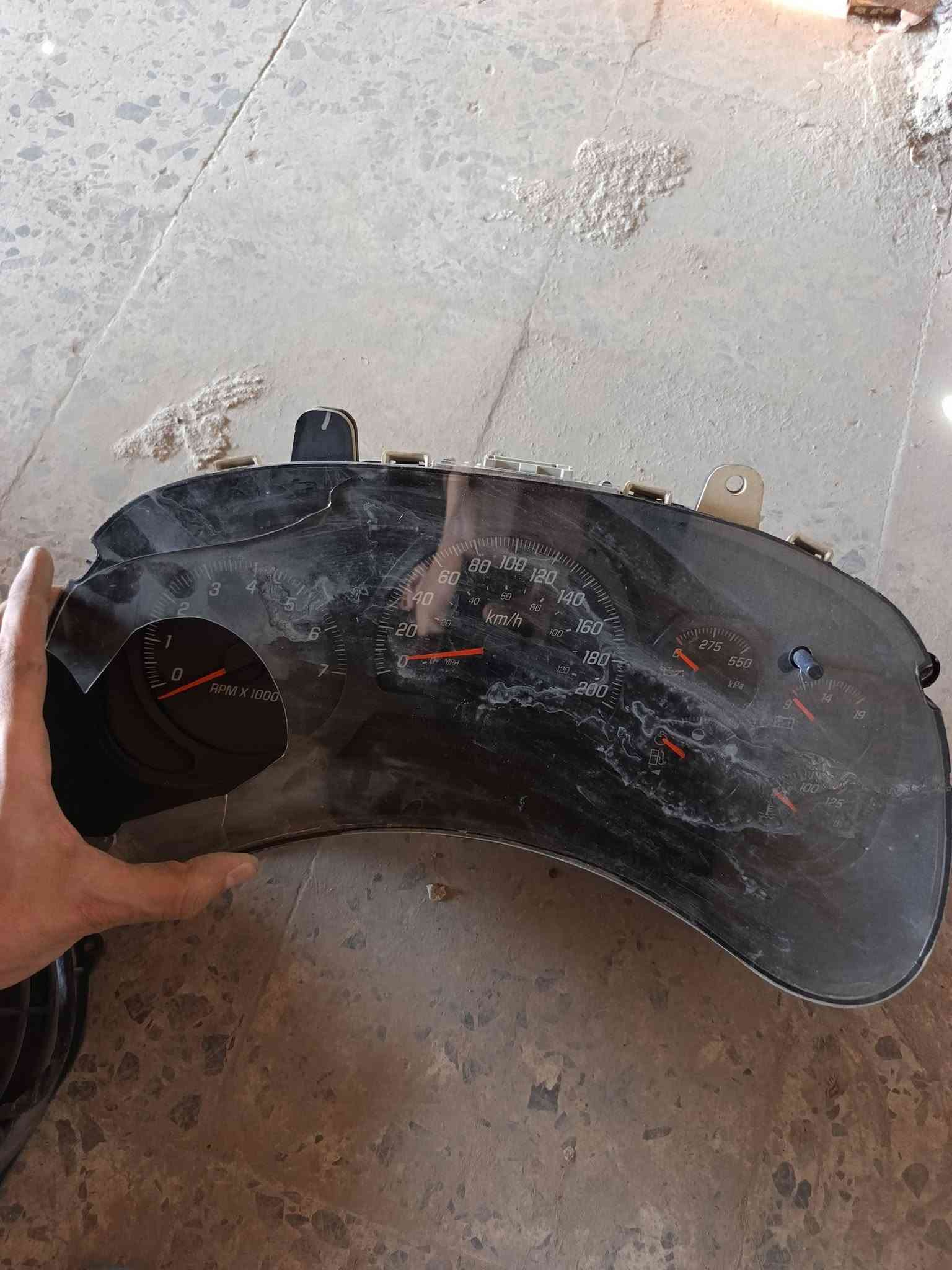 السلام عليكم غراض بلايزر 2005 للبيع 
طخم كبات ls 
جويتر
مروحة صغيرة ( اضافية ) 
عبوة فيت بم كاملة من عدا المصفي
طخم مري بوليسي ( يجي بدون اشارة فقط هيتر ) 
طخم جكات صندوك ( يرهم فقط للأبتر ) 
قابضة مال باتري (بدون القبغ) 
عداد دجتال المرغوب ليزري شغال ( الجامة مفطورة فقط ) 
مكاني الموصل 
رقمي ***********
