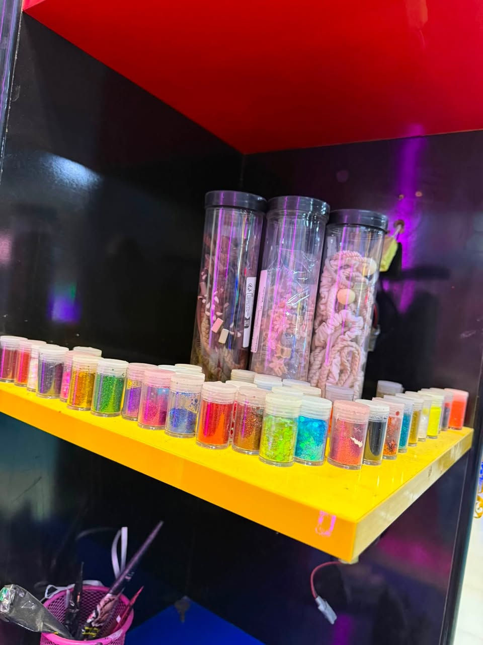 فرصة استثمارية داخل BDC Mall ✨
بيع بوث بمساحة 2×2 متر، في الطابق الثالث 
مخصص لخدمات:
🎨 الرسم على الوجه للأطفال
🌿 نقش الحنة على اليد
✨ الگلتر 
🌈 بيع البالون 
!! للعلم البوث مجهز بگل أدوات الرسم 
( الالوان وفرش التلوين) 
+ ستيكرات حنة وأقماع الحنة…
+ بالوون🎈
+ جميع ألوان الگلترر🎗️
ويحتوي على ڤاترينا يمكن أستخدامها لأي أضافات داخل البوث. 🎀

📍 موقع مميز داخل المول، مناسب للعائلات ويشهد إقبالًا جيدًا.

💰 الإيجار الشهري: 250 ألف دينار.

للاستفسار والتفاصيل، يرجى التواصل على الخاص أو الاتصال بالرقم المخصص.
***********
