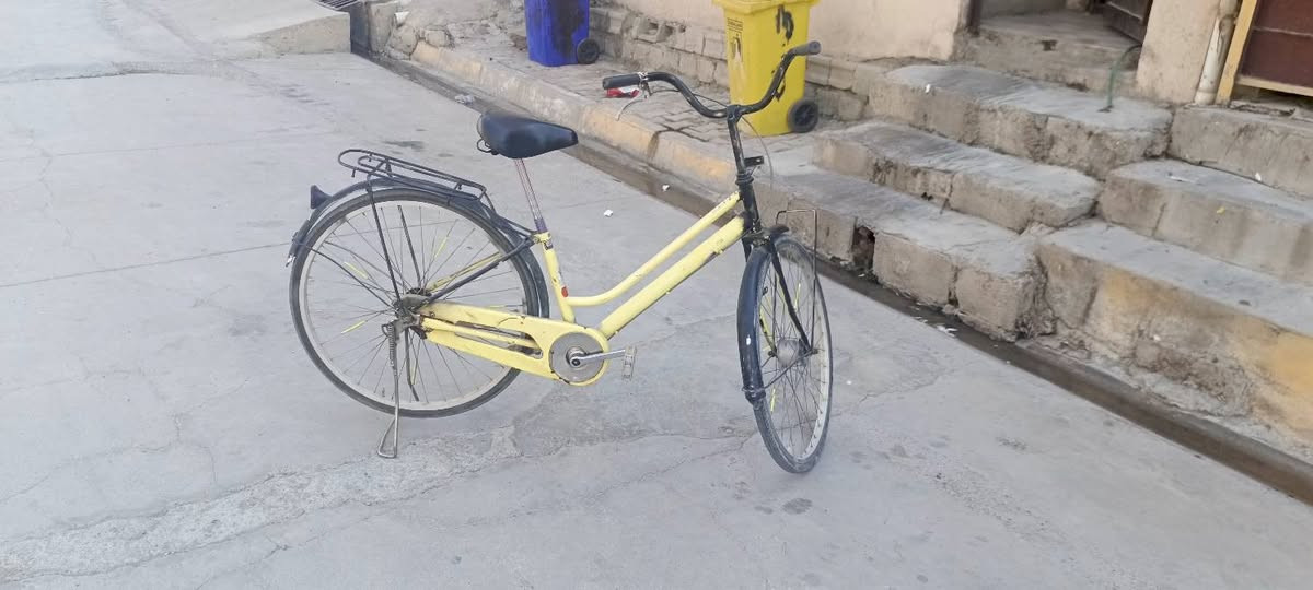 السلام عليكم اخوان بايسكل للبيع السعر 40الف و بي مجال البايسكل جديد و مابي الي عطل للتواصل ع هاذا الرقم ***********
