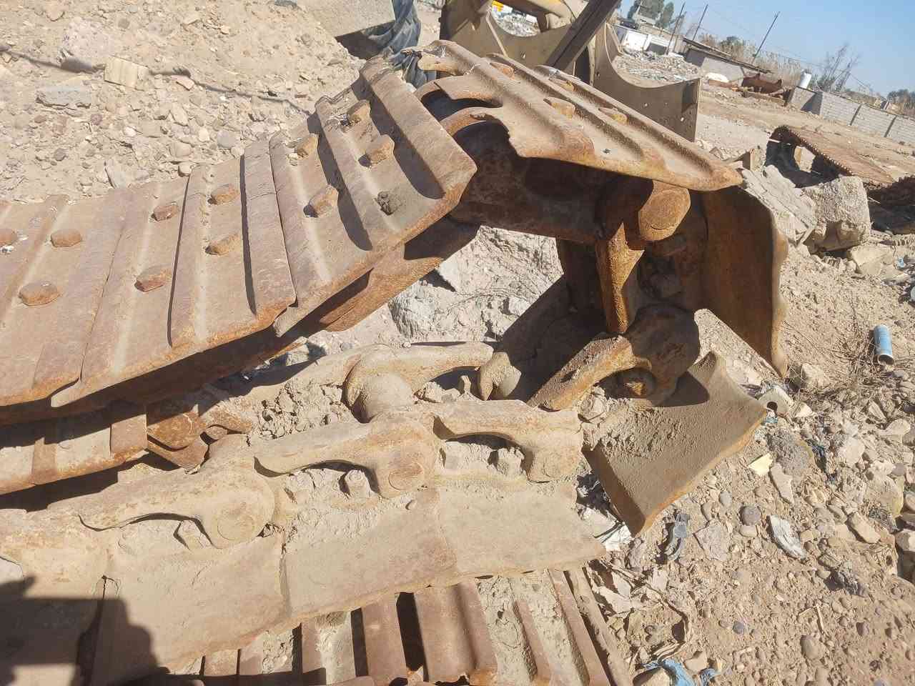 السلام عليكم غراض بلدوزر كوماتسو خمس وستين لبيع كوماتسو زنجيل وبم ستيرن وسنون روتر لبيع مراجعت صاحب لرقم ***********
