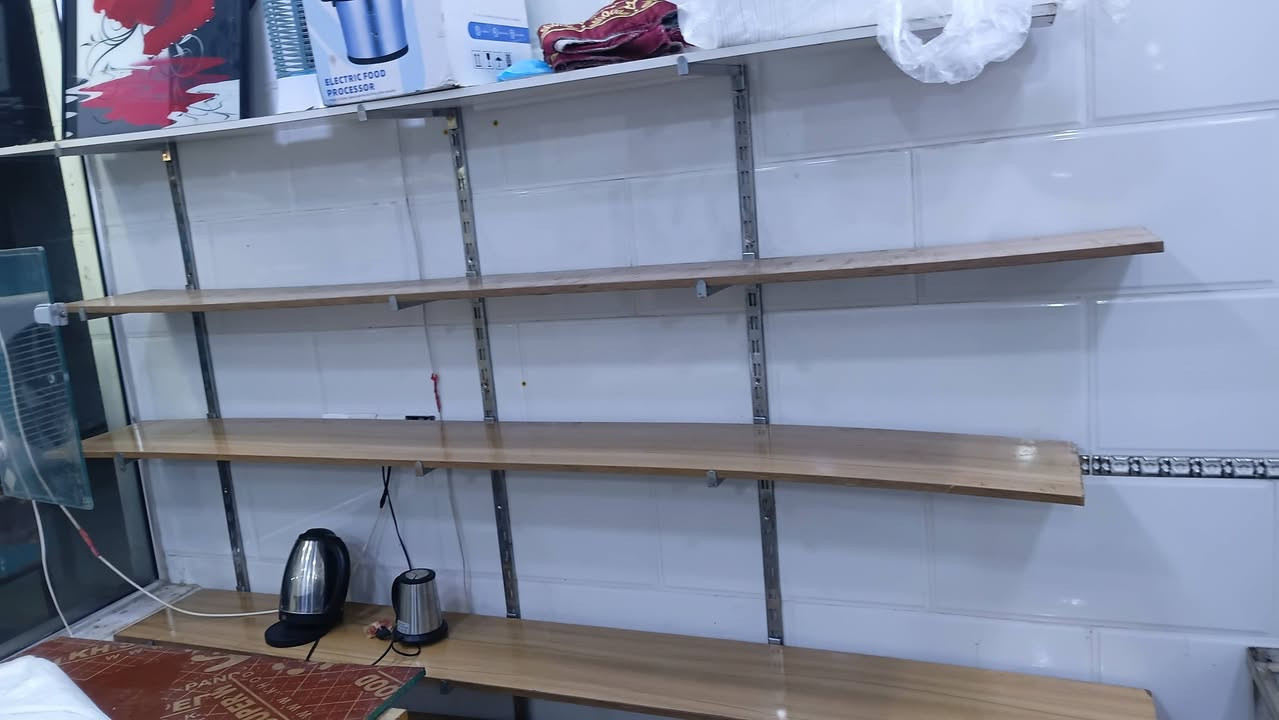 سلام عليكم شباب غراض للبيع ٦ افران عجانة ٧٠ طاولي حديد
١٥ طاولي فافون عرباين عدد٦ مجمدات عدد٢ +براد تختات طباخات     سلاات رفوف ماطور عجانة   سعر خاص  هاتف ***********عنوان بغداد الحسينية المعامل
