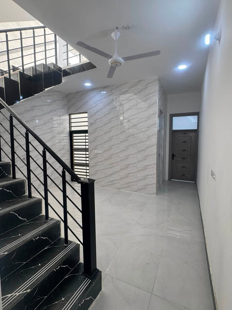 السلام عليكم ☎️***********☎️

🔴متاح بيت 🏠 للبيع المساحه 100م طابق واحد ⚫️

🔵بناء حديث شغل درجه اولى 🟢

🟣 محتويات البيت🟤

🟡الطابق الأول استقبال مطبخ غرفه نوم صحيات منور⚪️

🟤الطابق الثاني بيتونه جبيره سطحين ⚫️⚫️

🌘📞***********📞

          🟥➰موقع دور الزراعة الثالثه ➿🟥

    

🔺لاستفسار الرقم 🔺***********📞
