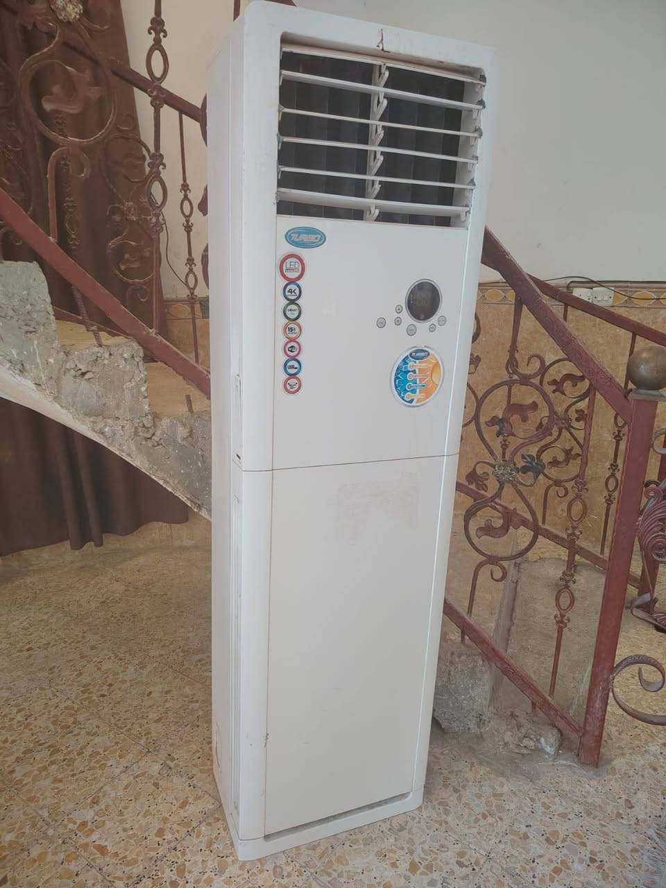 السلام عليكم سبلت كنتوري للبيع  نوع تيربو طنين ونص  وثلث مابي اي خلل فقط محتاج غاز  للتواصل والاستفسار واتسا

سعر قيم وخذ 
***********
