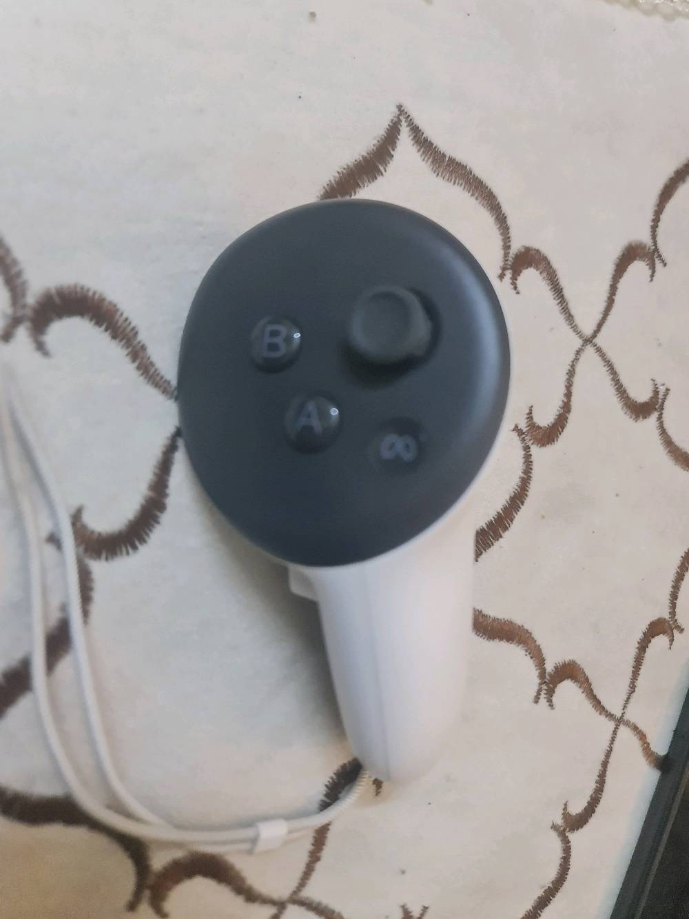 نضاره vr ميتا كويست  3s  جديده مستعمله فقط 3 ايام ذاكره 256 سعر 450 وبيها مجال
وين مكانك بالضبط وشكد قابل للتسليم اليدوي؟: 
مكاني بغداد الاعضميه 
بيها أي خدش أو ملاحظات على النظارة أو اليدات أو الشاحن؟: 
جهاز جدبد اي شخط مابي
السعر 450 نهائي لو بيه مجال بسيط؟: 
بي مجال
الجهاز بعده على الضمان أو فاتورة الشراء موجودة؟: 
الجهاز بي ضمان متوفر توصيل جميع محافضات العراق