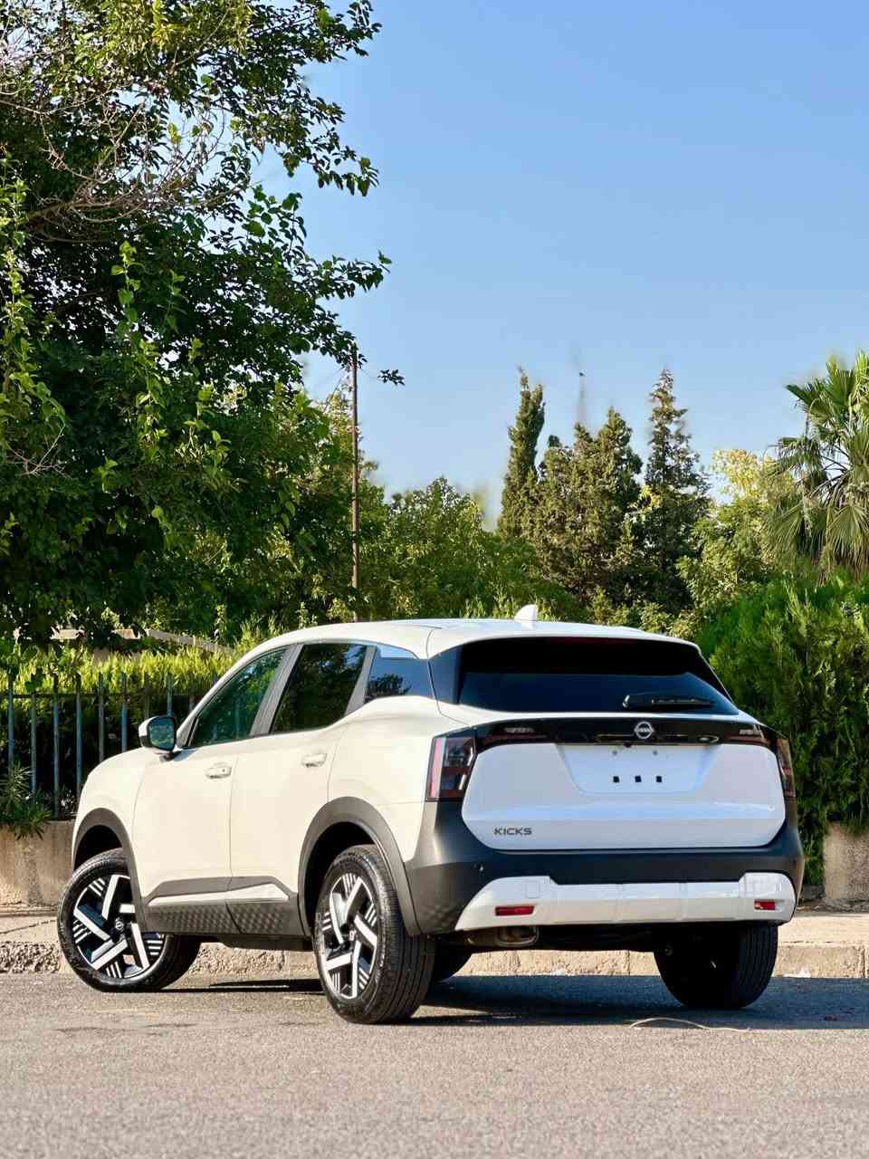 نيسان كيكس SV AWD 2025 ماشية  ١٦ الف كيلو متر
محرك 2.0L  دبل اكسل (AWD)

ربع باب سايق و ربع باب خلف سايق صبخ 
بصمة + تشغيل بصمةشاشة كبيرة + شاحن لاسلكي
كاميرات + حساسات + رادارات 
نظام (ECO / NORMAL / SPORT)
رقم الشاصي : 3N8AP6CA5SL304510
بدون رقم – يترقم في المحافظات الشمالية (كلفة الرقم 1500 $ على المشتري)
📍الموقع : أربيل
📞 *********** (اتصال / واتساب ) أربيل, العراق
