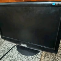 اخوان شاشه سامسونج للبيع السعر 75 وبها مجال للطيبين