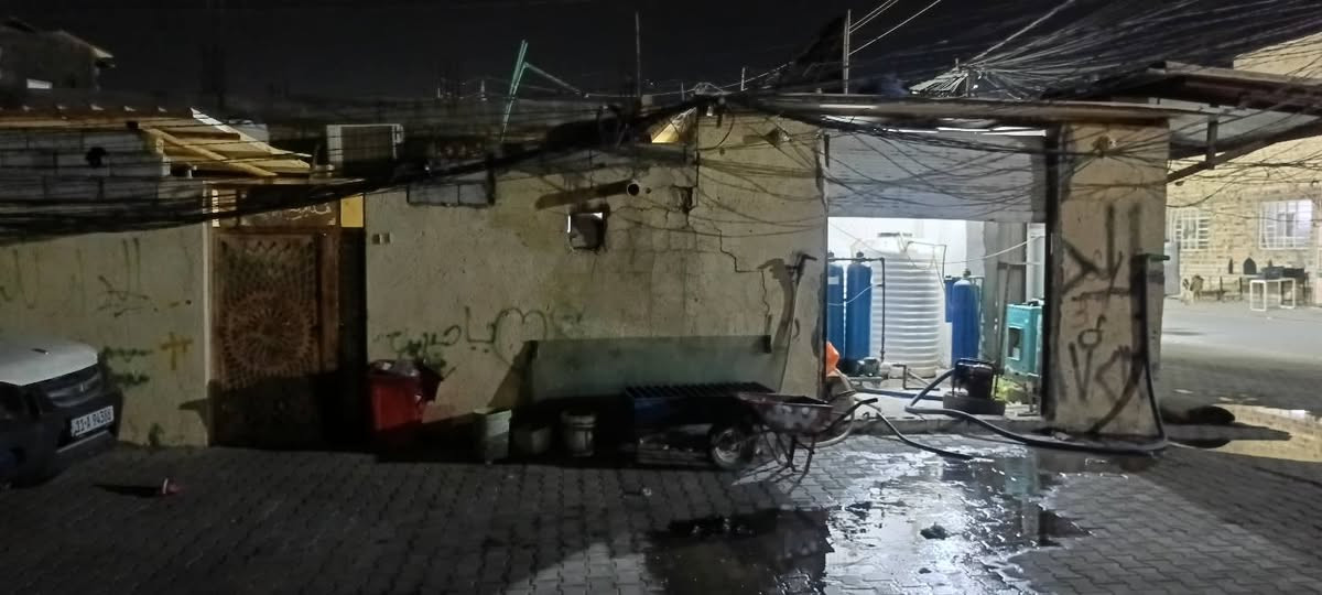 سلام عليكم بيت للبيع مساحه 185متر
غرفتين +صاله+مطبخ +حمامات +منور +مساحه البيت؟ مع محلات 3 امئجرات عل شارع الخدمي مال الكيات الرضويه ال 7 البيت عله 3شوارع ركن لأستفسار علئ رقم
*********** اويراسني، خاص

