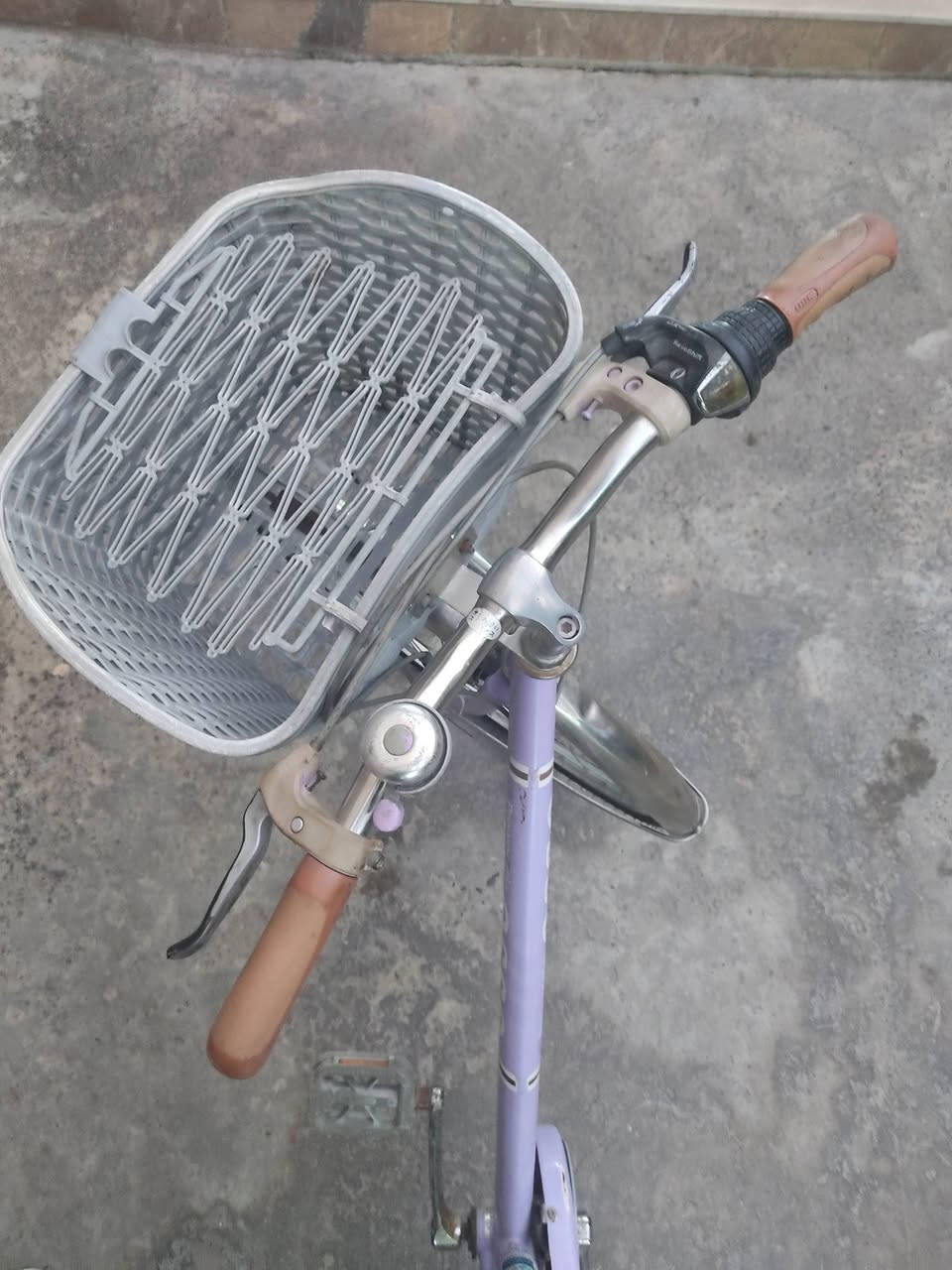 #دراجة هوائية ماركة ( esse)
#دراجة نضيفة جداً 🚴‍♂️

#دراجة كاملة مابيها نقص 🚴‍♂️

#سستم شيمانو خلفي 7 نمر🚴‍♂️

#داينمو امامي حساس🚴‍♂️

#تايرات نظيفة حيل 

#للاستفسار مراسلة الحساب👉🏻
 او الاتصال علرقم ...👉🏻
***********
