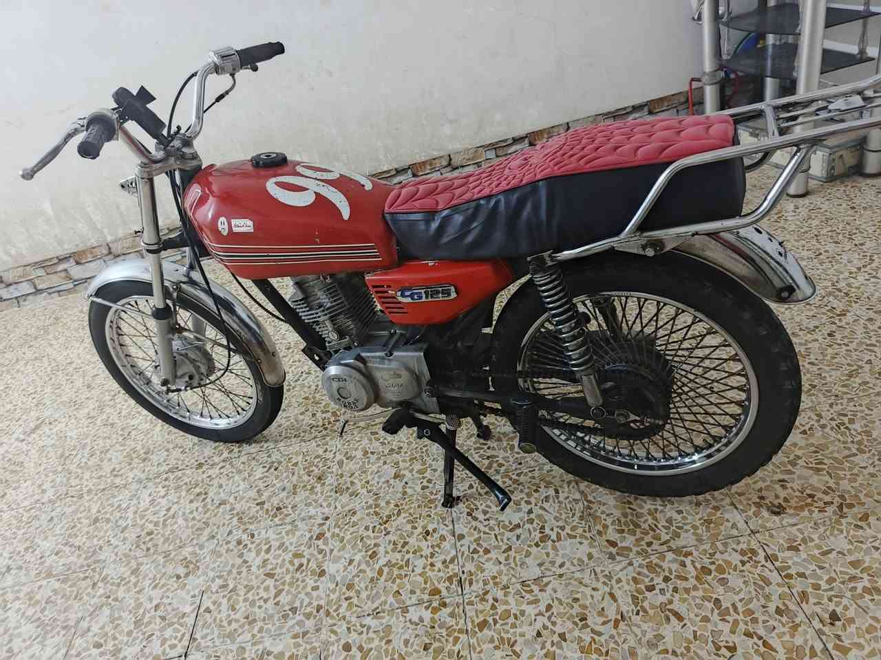 دراجه كدام العين نضافه حلوه ومحرك شرط اخرس صالصنه رياضي سعر230وبيها مجال الشراي مكاني العبور رقمي ***********بي وتساب
