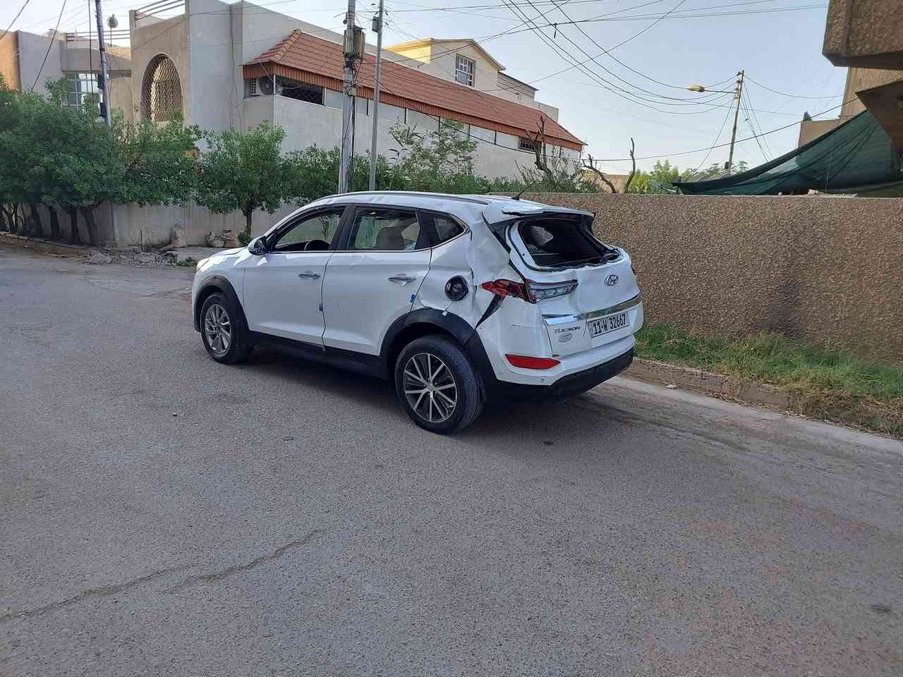السلام عليكم اخوان للبيع هونداي توسان موديل 2018خليجي رقم بغداد دولي تحويل مباشر سنوية جديده محرك 2000للبيع على حادثها الحالي السياره شغاله وتمشي للاتصال *********** مكانها بغداد
