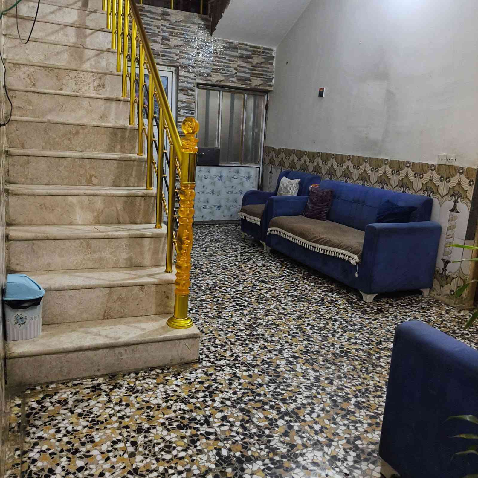 بيت للبيع 🌼🌼
في الحر حي العسكري مقابيل الكابينات  100 متر طابو زراعي 
بناء جديد يحتوي على استقبال، صالة مطبخ، وغرفة، وبيتونة وصحيات عدد 2 البيت نظيف ومرتب
السعر 120 مليون وبي مجال
 للاستفسار ***********

نص مكتوب في الصور:
- Meta AI