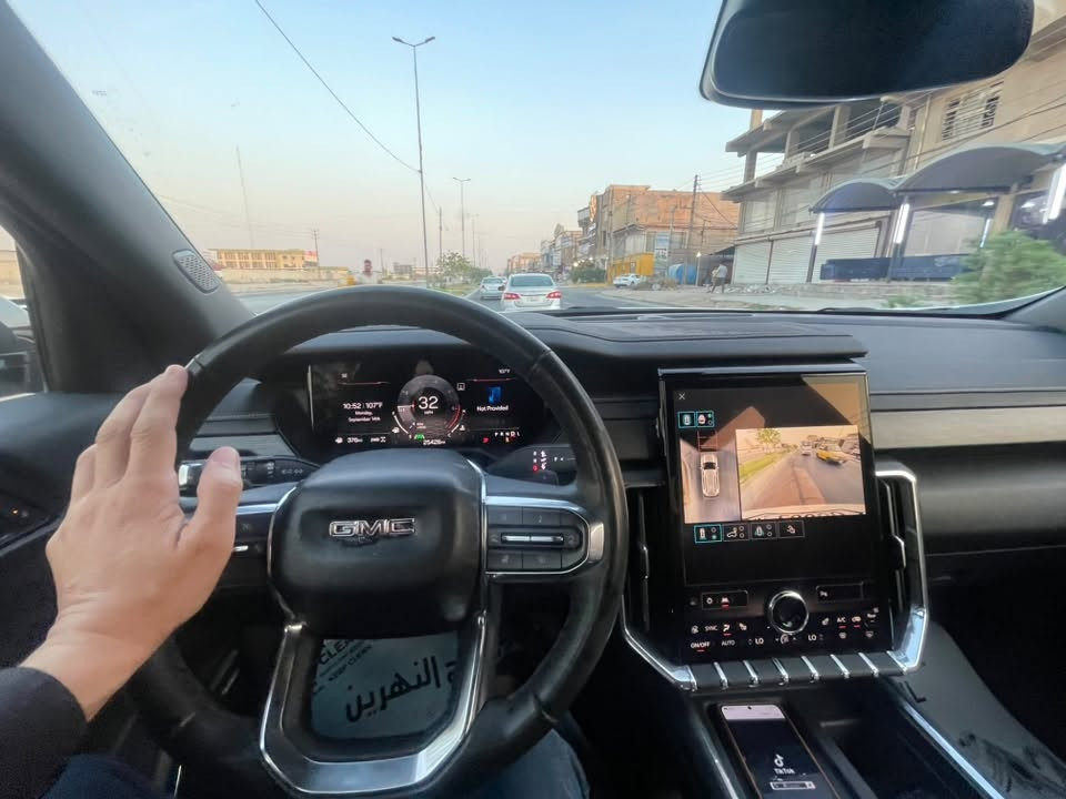 فول مواصفات عدا بنوراما
تحكمات و4 بصمات 
كشنات هيتر 
داتا شو 
كشنات كهربائي هزاز 
رادارات 
تحديد مسار 
قيادة ذاتية 
توقف ذاتي 
صندوق كهربائي شفط
4 وضعيات قيادة
كاميرات 360 درجة
3 منافذ شحن مع شحن لاسلكي 
4 سلندر  2500
328 حصان ما يعادل مكينة 3700
باقي المواصفات موجودة 

حادث جاملغ خلفي مع تبديل  قبق صندوق مقفل نفس اللون 

***********
***********
 سعر 335
