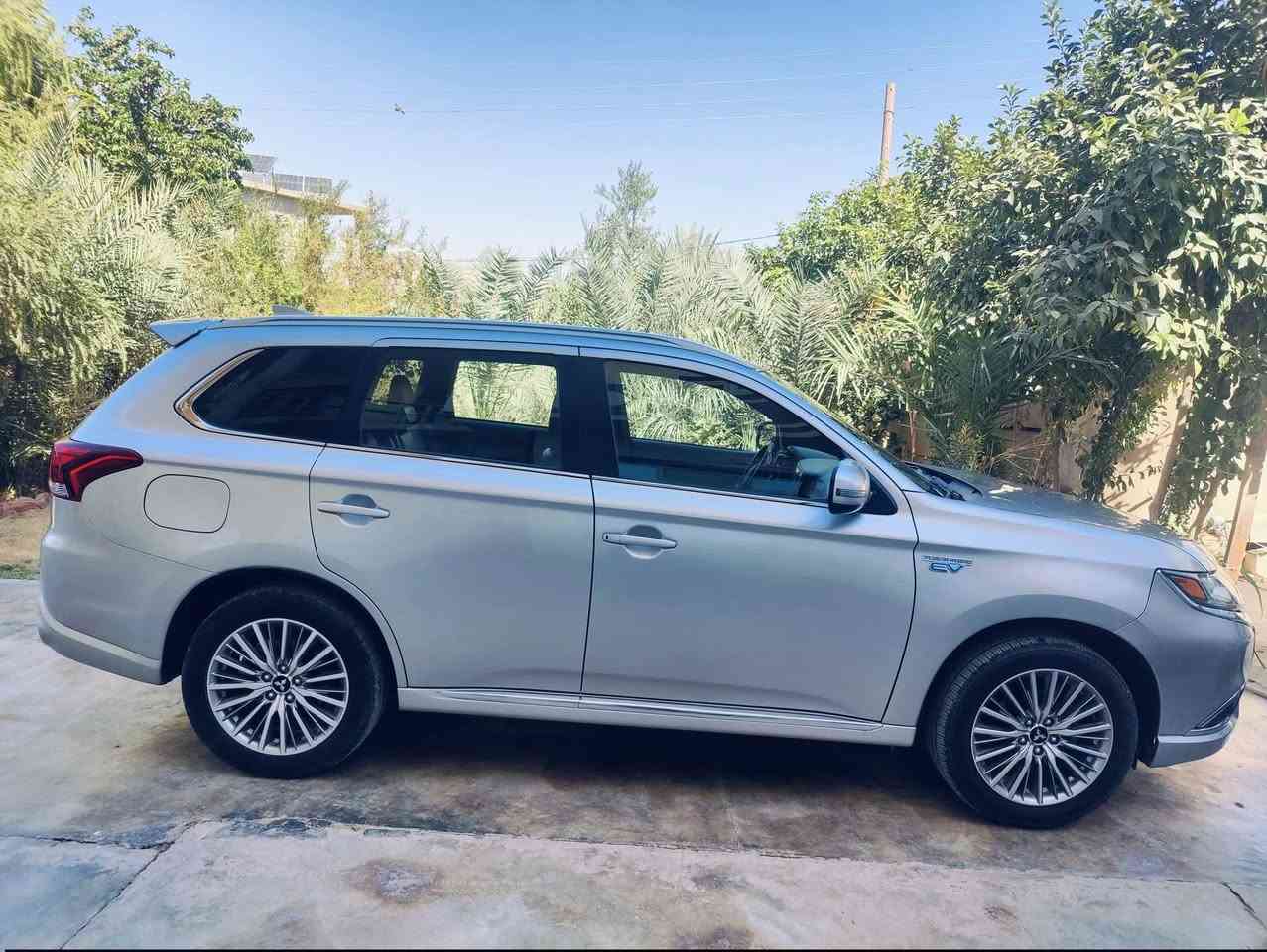 أوتلاندر • 2022 • PHEV هايبرد