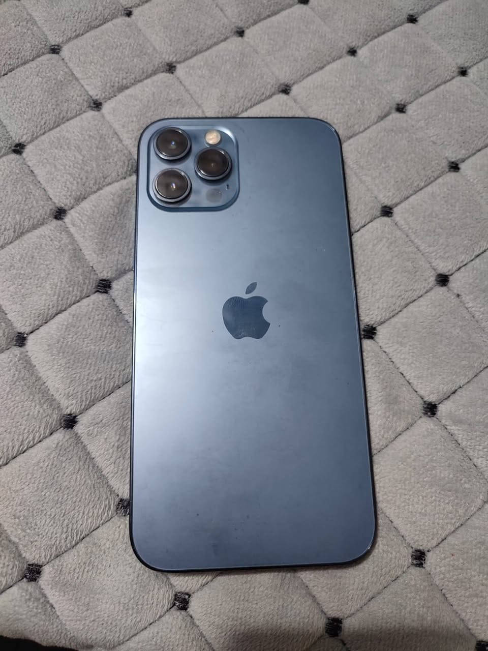 مساء الخير آيفون 12pro max للبيع سعر 320 وبي مجال حگ الجية مكاني بغداد تواصل علا هذا الرقم *********** وتدللون

توضيح : مبدل شاشة اصلية وبطارية وكالة

نص مكتوب في الصور:
- ١٢:١٣
- حول
- الاسم < iPhone
- إصدار iOS < 27.0
- اسم الطراز iPhone 12 Pro Max
- رقم الطراز MGCJ3LL/A
- الرقم التسلسلي G6TFJ9UQ0D42
- سجل تاريخ القطع والخدمة <
- الأغاني .
- الفيديوهات .
- الصور ٣
- السعة ١٢٨ غ.ب.
- متوفرة ١٠٤,٩ غ.ب.
- عنوان Wi-Fi 28:C7:09:19:11:2D
- ١٢:١٣ القطع والخدمة تجمع Apple سجل تاريخ القطع والخدمة، وهذا السجل يعرض معلومات عن هذا الـ iPhone وحالته وتفاصيل إصلاحه. معرفة المزيد... سجل تاريخ الخدمة الشاشة غير معروف البطارية مستعملة