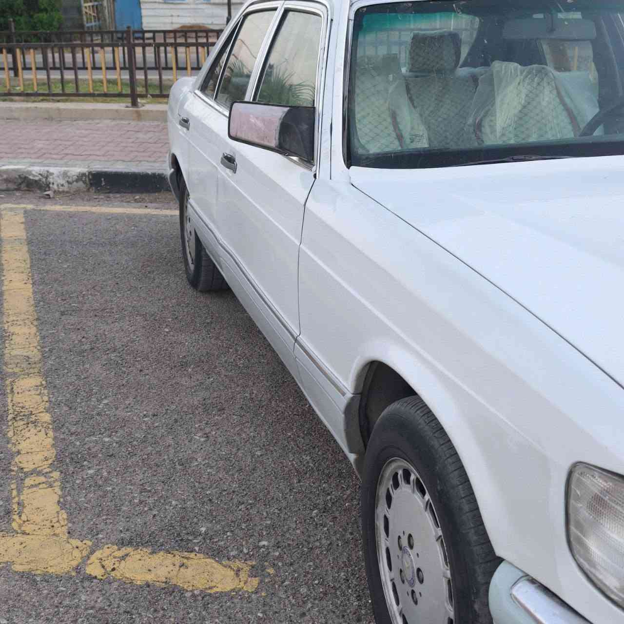 السلام عليكم
مارسدس
 w126 300SE 1987 
جامبو او رئاسي للبيع او المراوس 
كافة التفاصيل مذكوره اقرأ المنشور قبل لاتتصل
هزه جديده بشهر الـ1 سنويه للـ29
 السعر 52 ورقه وبيه مجال
رقم بغداد الانكليزي شبه مميز باسم والدي شرط التحويل
 محور محرك وكير 2jz ففتي 3000 بطل اسود المرغوب نشط لاتنقيص ولاتبخير عوزه حساس صالنصه ولاستيك ولف تحويره مضبوطه على الاذاين البلاديه
والكير بيه صفنه الصبح على الـD
تبريد شغال كمبريسر روتري الغاز والطلقه جدد مروحة ستاركس حماوه مستقره الكمبريسر بيه ضعف ويطيح من سعر السياره
دهن كير وكاله استبدل قبل 5 اشهر وي الفلتر
كهربائيات كلها شغاله سياره جاهزه
عينه شغاله بالكامل حتى الكيلو متر شغال
جامه اماميه جديده
جام امامي كهرباء خلفي يدوي 4 يصعدن وينزلن طبيعي
سنتر لوك بلادي ماطور هواء شغال يقفل ويفتح 4 بيبان
قواعد دبل 4 بلاد سليمه
روس رواط ودبل ستيرن وفلنجات ودسكات امامي فيبي الماني وعنبار بريك كله جديد
دسكات خلفيه هاي HI-Q وفلنجات مال وارد بعدني ماشادهم
تخم تاير ياباني DUNLOP نص عمر
عليها ادامه جديده بلكات ياباني denso ابو الذنبين
فلتر شوته ياباني denso
حداديه الاماميه 95% عوزهة جبنة شمعه وحده
حداديه خلفيه 85% عوزها درايمات وترتيب
خلاف ذلك السياره طستها ناعمه وخير من الله
داخل حلو لون اسود والكشر شوف العين صبغ عام جماليه بيها مكانين تكحيل لون مامطابق
لايت زنون ناصي اصفر عالي ابيض
سلايد روف طكتين سابقا شغال
شاشه اندرويد سلايد
سياره مال جناي متعوب عليها والياخذها جناي
مكاني العماره
السعر 52 وبيها مجال وبخدمة الشراي
ترهم مراوس سويج بسويج
متواجد فيسبوك وواتساب واتصال
***********
***********

