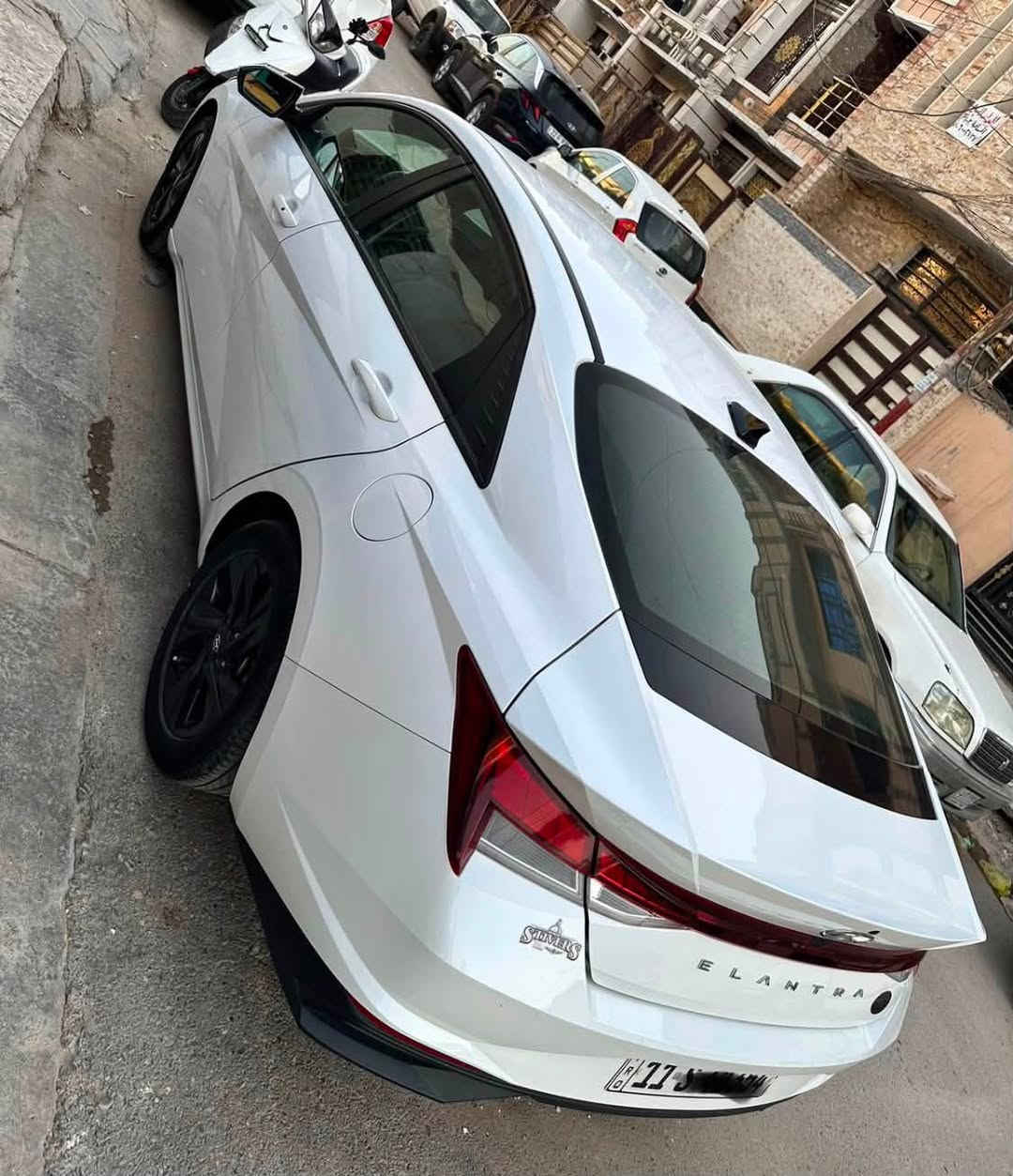 ***********

 هيونداي النترا   ELANTRA 

 موديل ٢٠٢٢       

رقم بغداد دولي  نفاذ سنويه ٢٠٢٩

ماشية ٥٥ كم

   للون ابيض صدفي 

 السيارة حادثها جاملغ وبنيد بدون دواخل 

لدنهاري  LED 

انظمت ترحيب

حجم المحرك2000

الجنطه بصمه

تبريد ثلج 

المري قابلة للطي 

رادر بلمرايا 

تحكم مقود جهتان 

المودات

الاوامر الصوتية 

شاشة  حجم كبير

كاميرا دوارة 

٣ بصمات 

دشبول متصل 

‼️السيارة جاملغ ايمن صبغ فقط  ‼️
