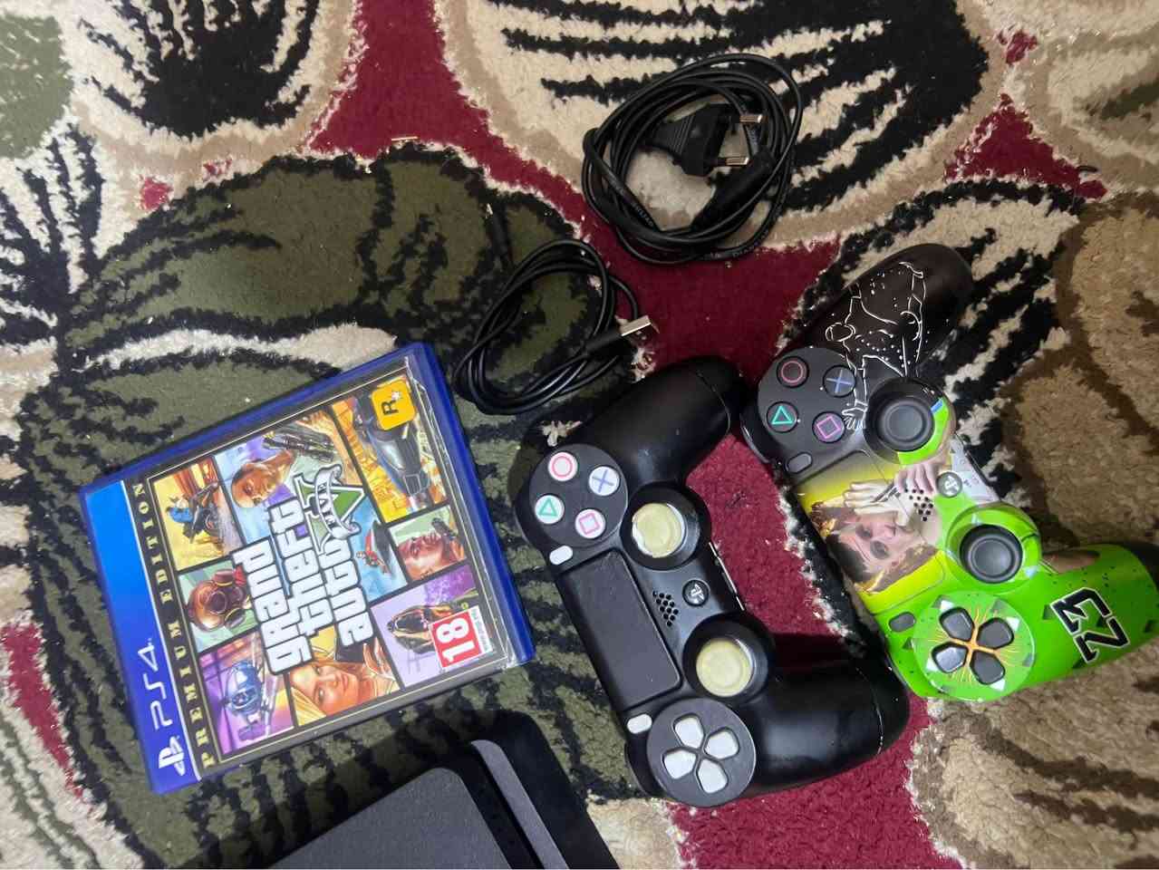 سلام عليكم بليستيشن 4 سلم هارد 500 نضبف لامصلح ولامفتوح وياة قرص gta 
وجوستكات عدد 2 وحدة شغالة والثانية السودة L2 يشكل فقط وواير تشغيل واير الشحن 
مكاني البصرة الجمعيات الاولى
***********
السعر 190 البصرة, العراق
