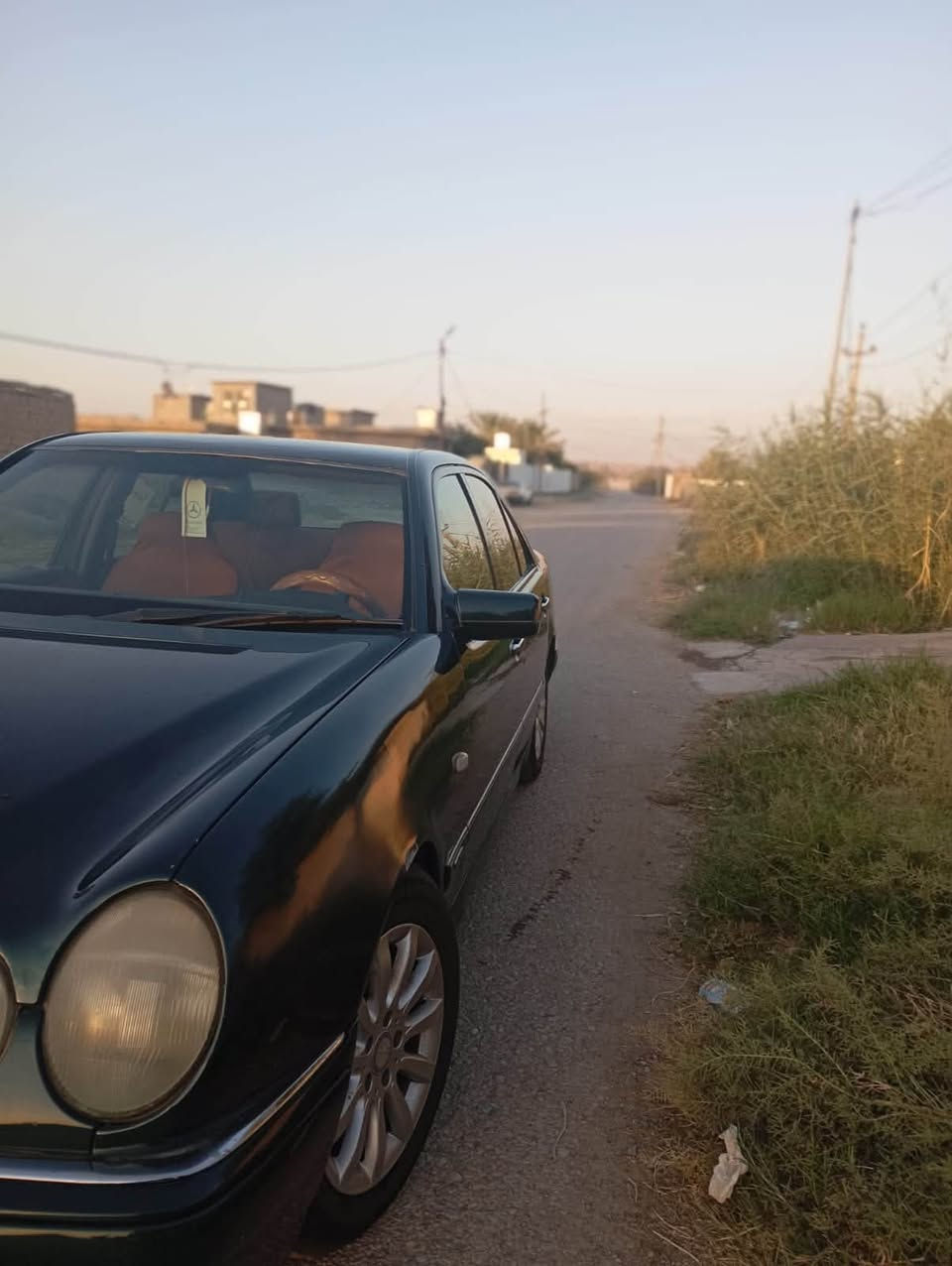يالله
سلام عليكم 
مارسيدس ام عيون لبيع موديل ١٩٩٩
 مكينه خير من الله كير بي مشكله بصيطه 
صدر خلفلي امامي جديد تخم تاير 
تبريد عاطل 
رقم أنبار مشروع وطني هزه جديده 
مكاني ديالى شهربان 
غرفتها جديده  
حلوه سياره 
السعر ٦٥ وبيها مجال لشراي 
رقم الهاتف ‭***********‬
