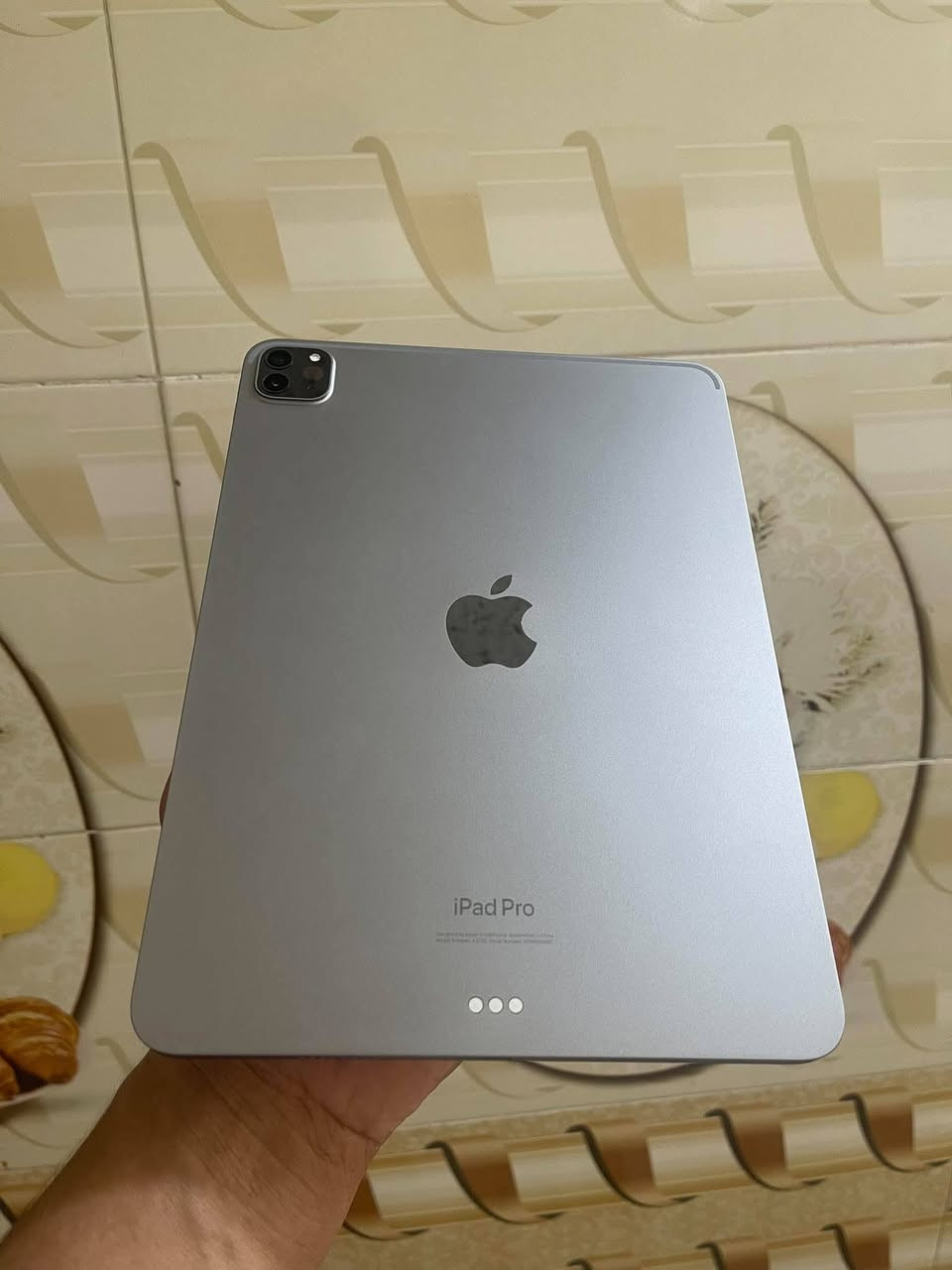 البيع ايباد11بروm2 شخط مابي ذاكرته 128بطاريه91
