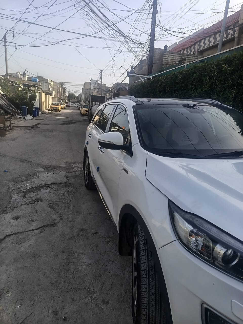 السلام عليكم عندي سورنتو ٢٠١٦ للبيع فول بانوراما فور ويل تبريد ٣قطع ماشيه ١١٥ الف باسمي بيها طخبه بسيطه بالجاملغ والباب الخلفي صلحت الجاملغ وعفت الباب كلشي ممبدل بيها كير ومحرك مكفول رايدها ب٢٠٥ بيها مجال بسيط للاستفسار على الرقم ***********
