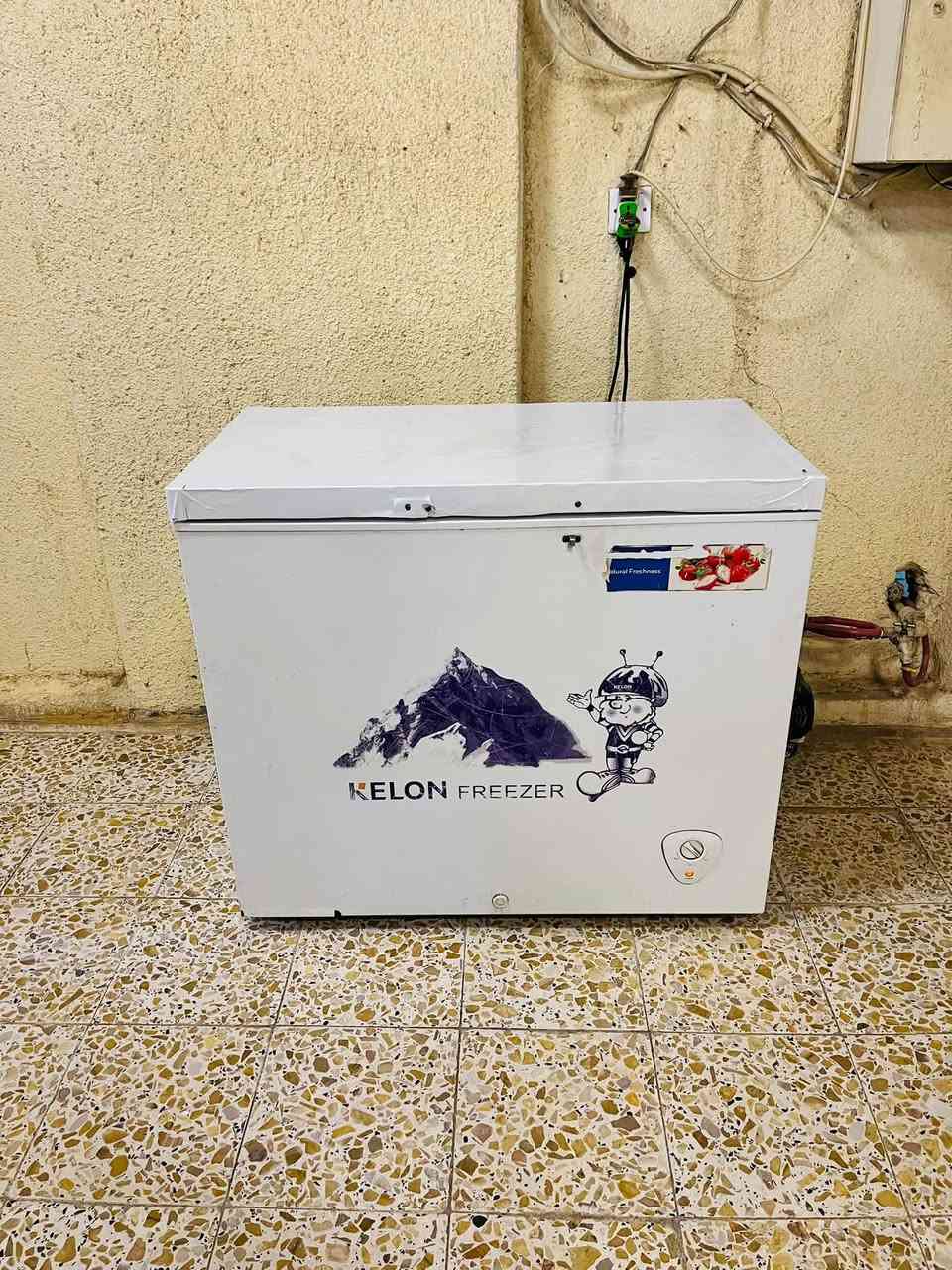 مجمده • ١٤ قدم • عرض ٩٠ سم