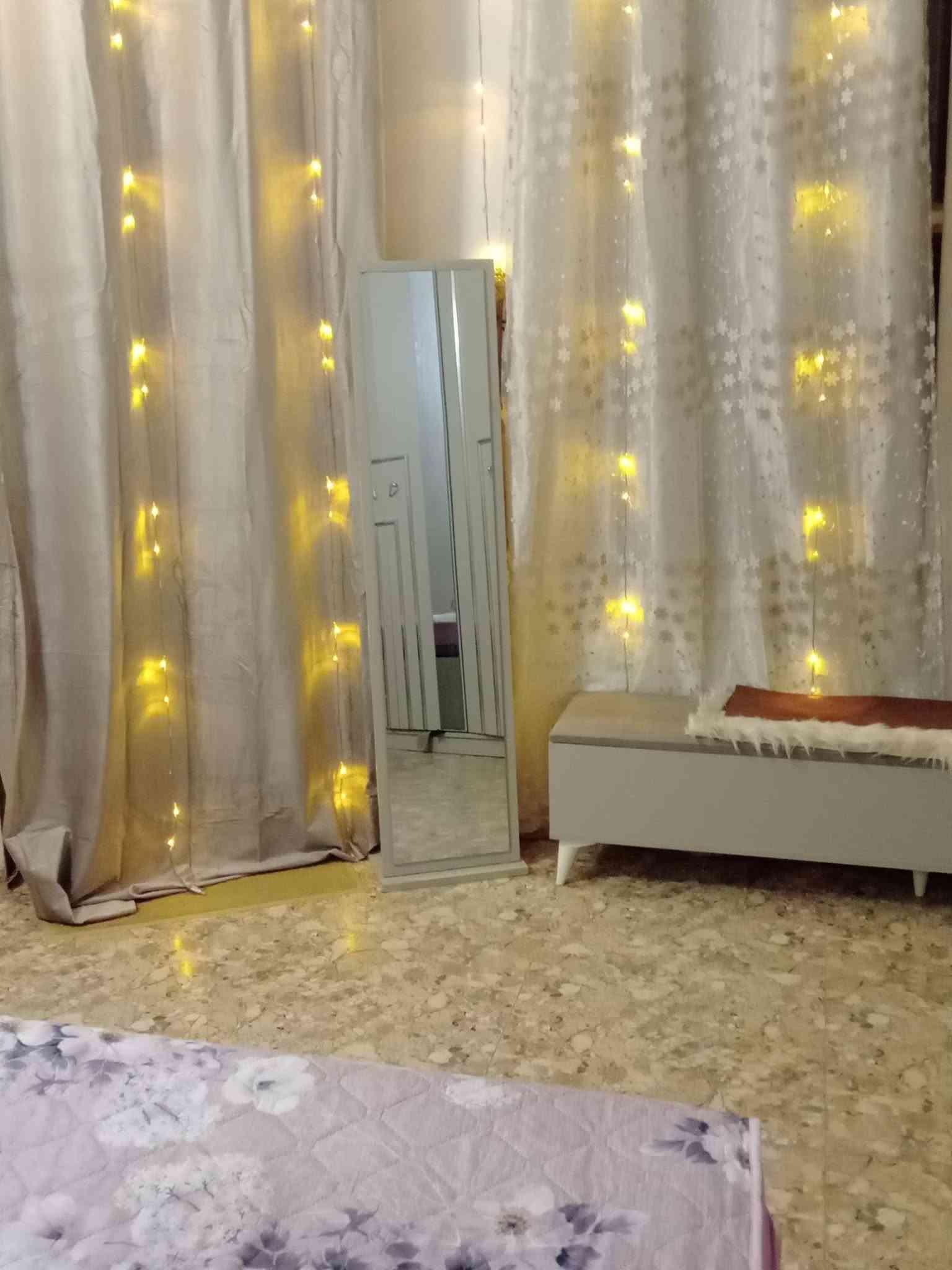 سلام عليكم غرفه مستخدم للبيع لغرفه نضيفه حيل سعره ٧٠٠ وبيهة مجال للإستفسار واتساب *********** مكاني بغداد
