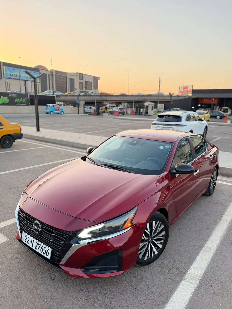2024 Nissan altima sv 
٢٠٢٤ نيسان التيما 
ماشية 21 الف ميل 
ضرر السيارة جاملغات ثنين وبنيد مبدلات نفس اللون بدون صبغ والدعامية الامامية البلادية مال سيارة ضرر سطحي 
بدون اي دواخل بدون شاصي بدون لغد حتى راديتر بلادي
بيها رصعات بمقدمة القمارة وبالباب الامامي الجهة اليمين بالنقل
ايرباك ستيرن
دخول جديد 
رقم اربيل 
محرك 2500
شاشة كبيرة 
كامرة خلفية
حساسات خلفية
رادار امامي وجانبي وخلفي 
تحديد مسار 
مثبت سرعة
نقط عمياء 
لايتات امامية زنون و led نهاري
كشن كهرباء
ويل كب حجم ١٧ 
دكمة سبورت بالكير 
منافذ شحن امامية خلفية 

السعر 13.800$ وبيها مجال بسيط جداً 
***********
