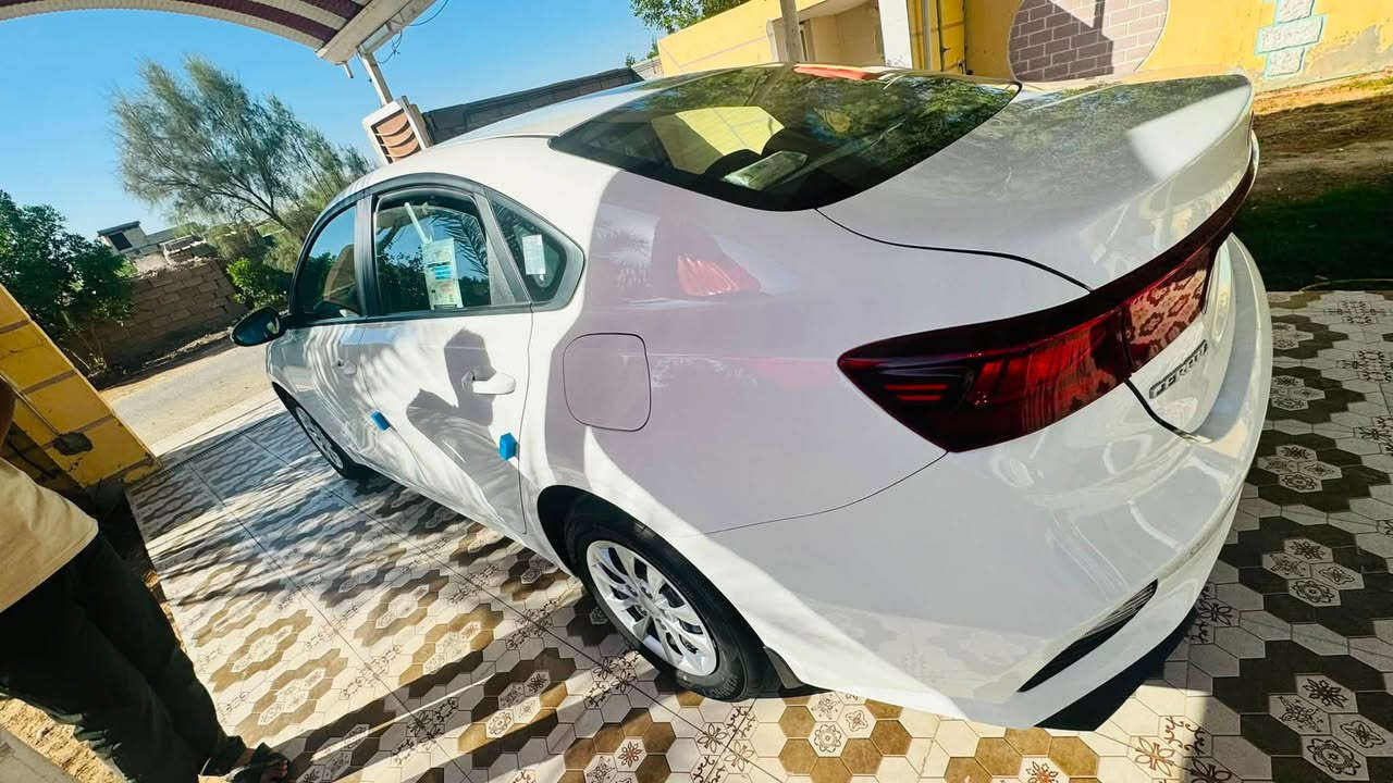 سلام عليكم للبيع سيراتو موديل ٢٤
فول موصفات 
خلجي 
سيارة كارتون
ماشيه ٤٠
محرك ٢٠٠٠
***********
