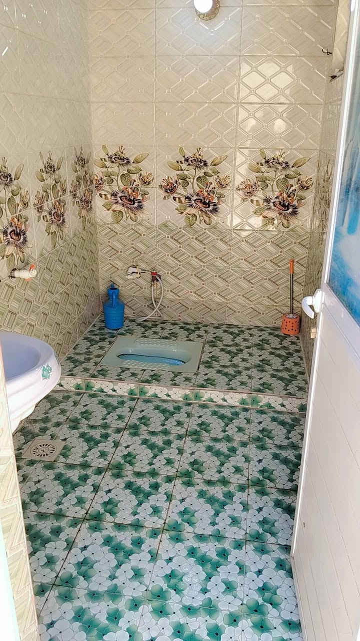 بيت للبيع بغداد المحمودية حي العسكري قرب جامع الامين محمد 120 متر واجهة 6 نزال 20 هول واستقبال غرفة نوم واحدة و حمام داخلي و حمام خارجي كراج
*********** يتوفر واتساب

