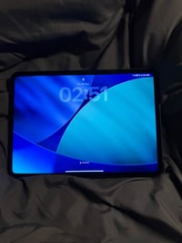 آيباد برو M4 • ٢٥٦ • بطارية ٨٣%