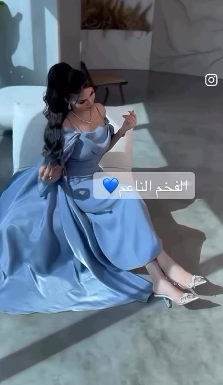 سعر فستان واحد 35

نص مكتوب في الصور:
- الفخم الناعم 💙
