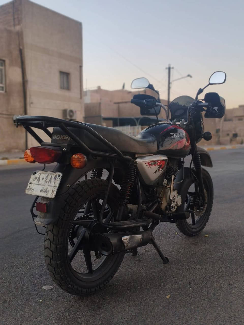 بوكسر جبلي موديل 23 مرقم بغداد تحويل ثاني يوم 
دراجه مابيها نقص مكينه ناعمه مفتوحه مره وحده 
جيب فيتر وافحص  رايدها ب1850 بيها مجال 
مكان بغداد المنصور ***********
