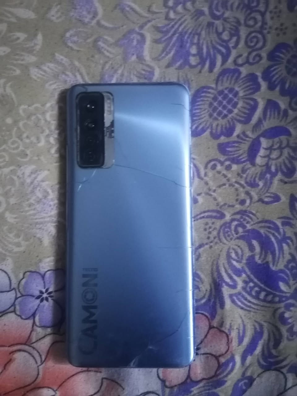 سلام عليكم   جهاز Tecno Camon 17 Pro
جهاز يشغل 60 فريم العاب ذاكرة 256 عشوائية 8+5
مبدل بطارية اصلية
عيوبه شاشة بيها فطور و ثلمة صغيرة بلطرف ليجوه ما مأثر على اللمس نهائيا و ظهر مفطور و كاميرات عطلانة و الدكم الي تعلي و تنصي ماكو تتحكم بلصوت من الشاشة
جهاز يفيد تصفح و العاب و اتصال بدون كاميرا دبل سيم كارد
للبيع بسعر ٣٥ الف
عنواني بغداد شهداء العبيدي المجمع النفطي
رقمي ***********
توصيل ما عندي
