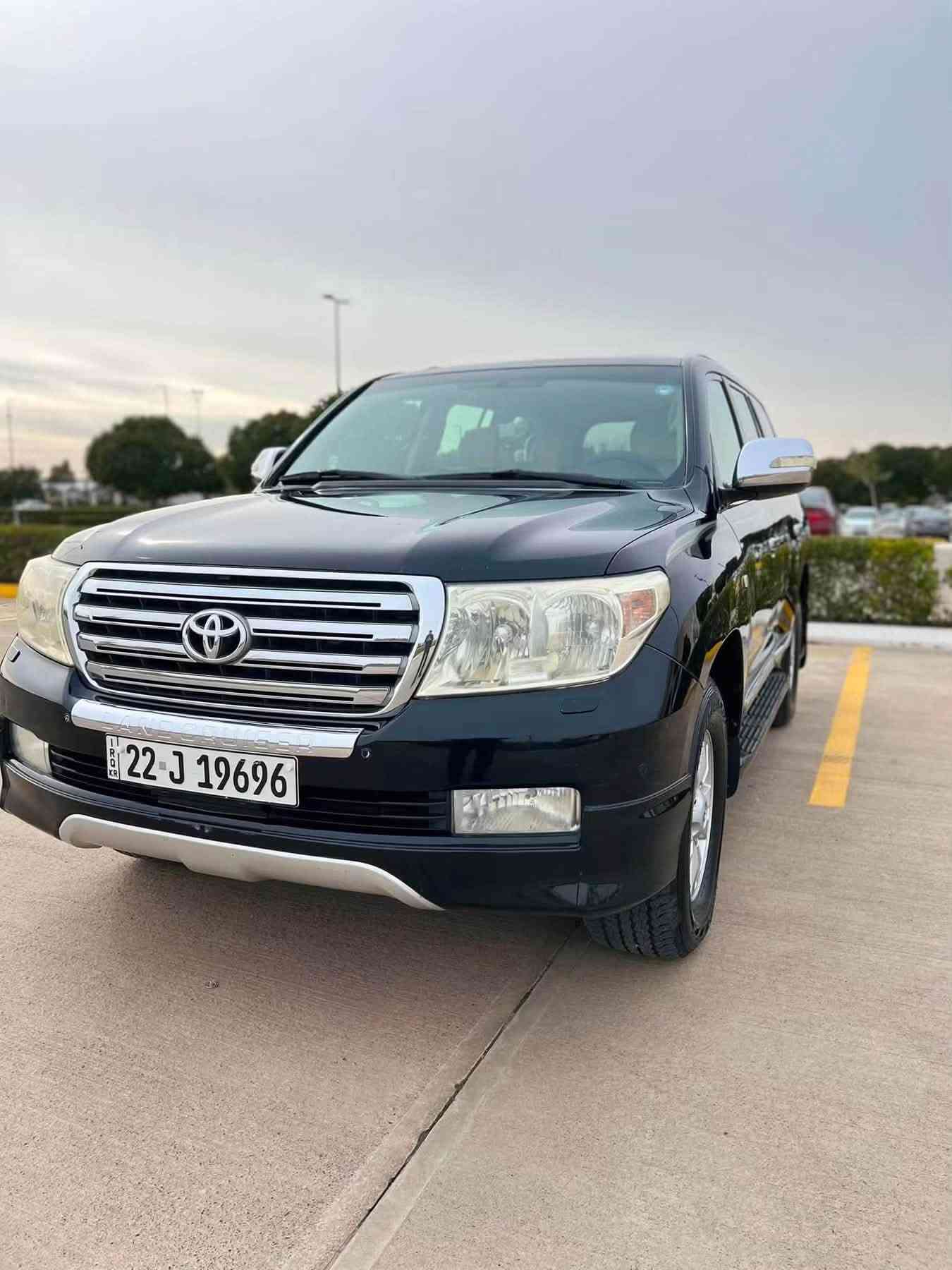 سلام عليكم 

لاندكروز للبيع 

موديل 2011  ستيني بلادي     GXR 

فول مواصفات 

ماشيه   315  الف KM

رقم اربيل هزه وسنوية جديده 

السياره نظيفه ومال بيت غرفتها بلاديه كشناتها جلد شرط مابيها عيب 

گير ومحرك مكفووول شرط الفحص 

مكفوووله كفاله عامة عدا صبغ الدعامية الامامية + تكحيل وبارد اصبعين فقط جو البك لايت اليسار والقماره بيها جراد كما موضح بالصور 

والخطة طابعه 

السعر26.500$  وبيها مجال بسيط

مكان السياره .. الانبار  الرمادي 

***********

