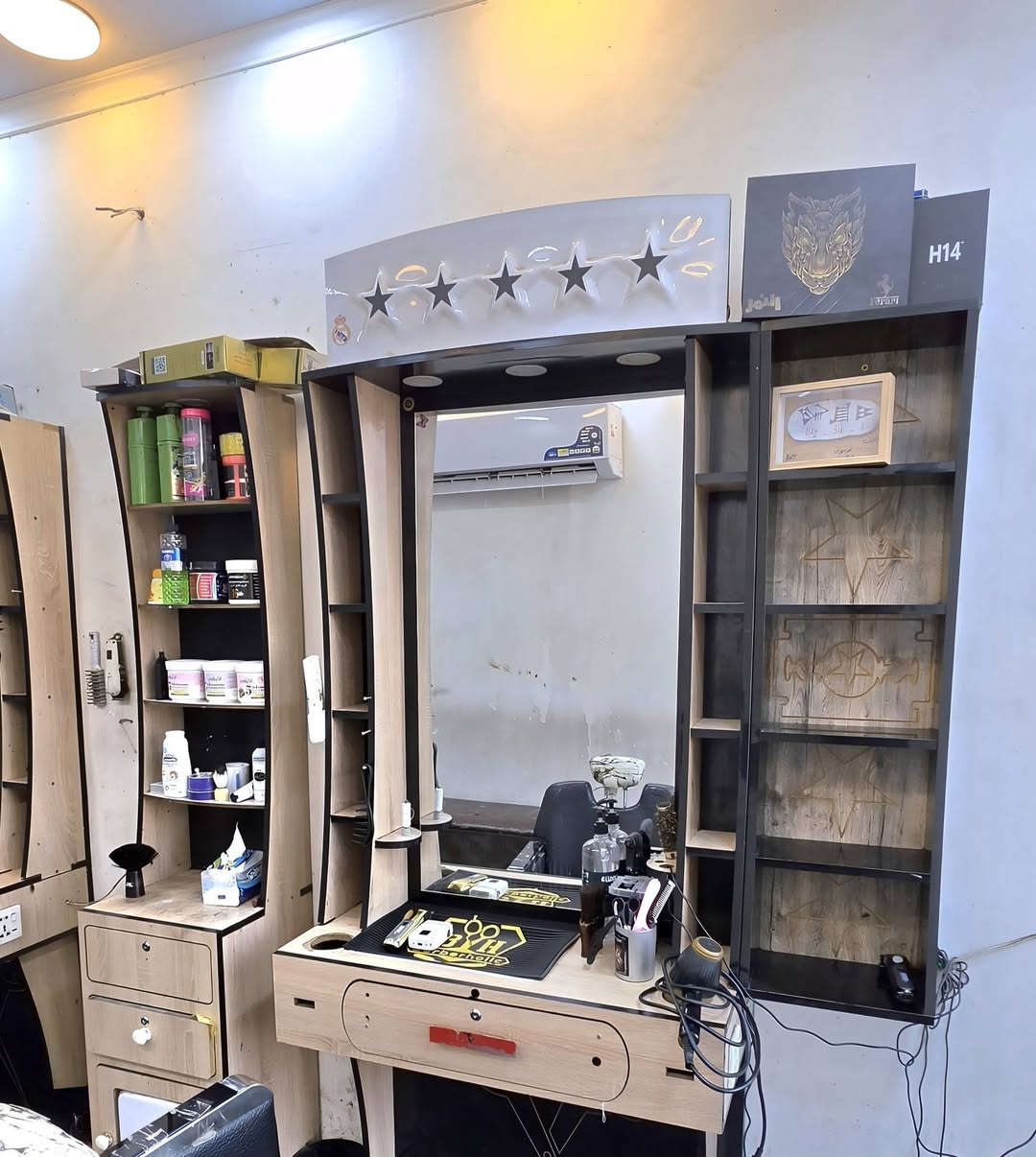 سلام عليكم يوجد لدينا ميوزة حلاقه سعر 200،000 
رقم الاستفسار   ***********
الاعنوان الزعفرانيه بداية شارع الكهرباء
