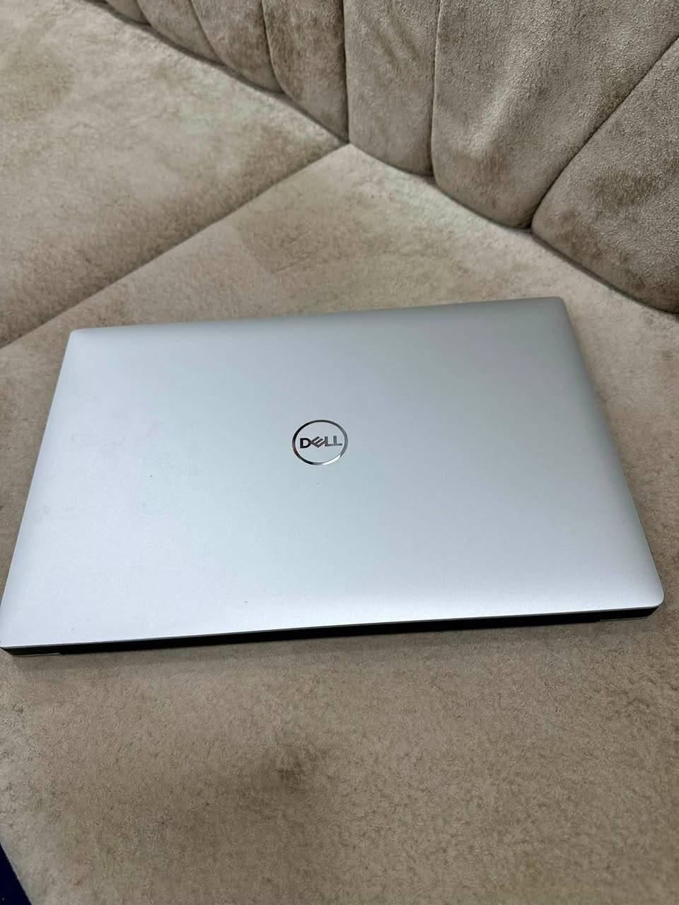 لابتوب للبيع
المواصفات
Full HD
dell precision 5540 :الموديل
المعالج والجيل: انتل كور HQi7 الجيل التاسع
كارت الشاشة: كارت شاشة خارجي 4GB NVIDIA
الذاكرة العشوائية: 32GB DDR 4+ كارت شاشه انتل داخلي 4GB
512 GB SSD :الذاكرة
حجم الشاشة: 15.6 دقة الشاشة 4k
النظافة : 95%
البصرة /الزبير 
واتساب ***********
