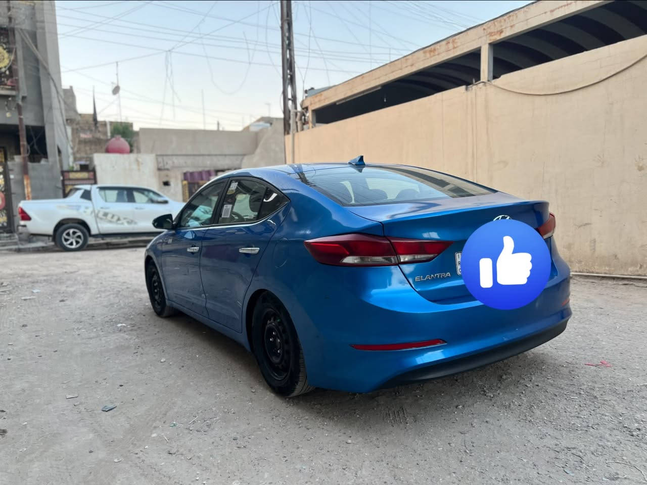 السلام عليكم انترا 2018 كندي فول ما عدا الفتحه ولبصمه تبريد ثلج صدر وحدايه وتخم تاير جديد رقم واسط
السياره بيهه 5 قطع صبغ سونارهه موجود جاهزه من كلشي وخير من الله السعر 95 وبيهه مجال مكاني بغداد***********اتصال 
واتساب ***********
