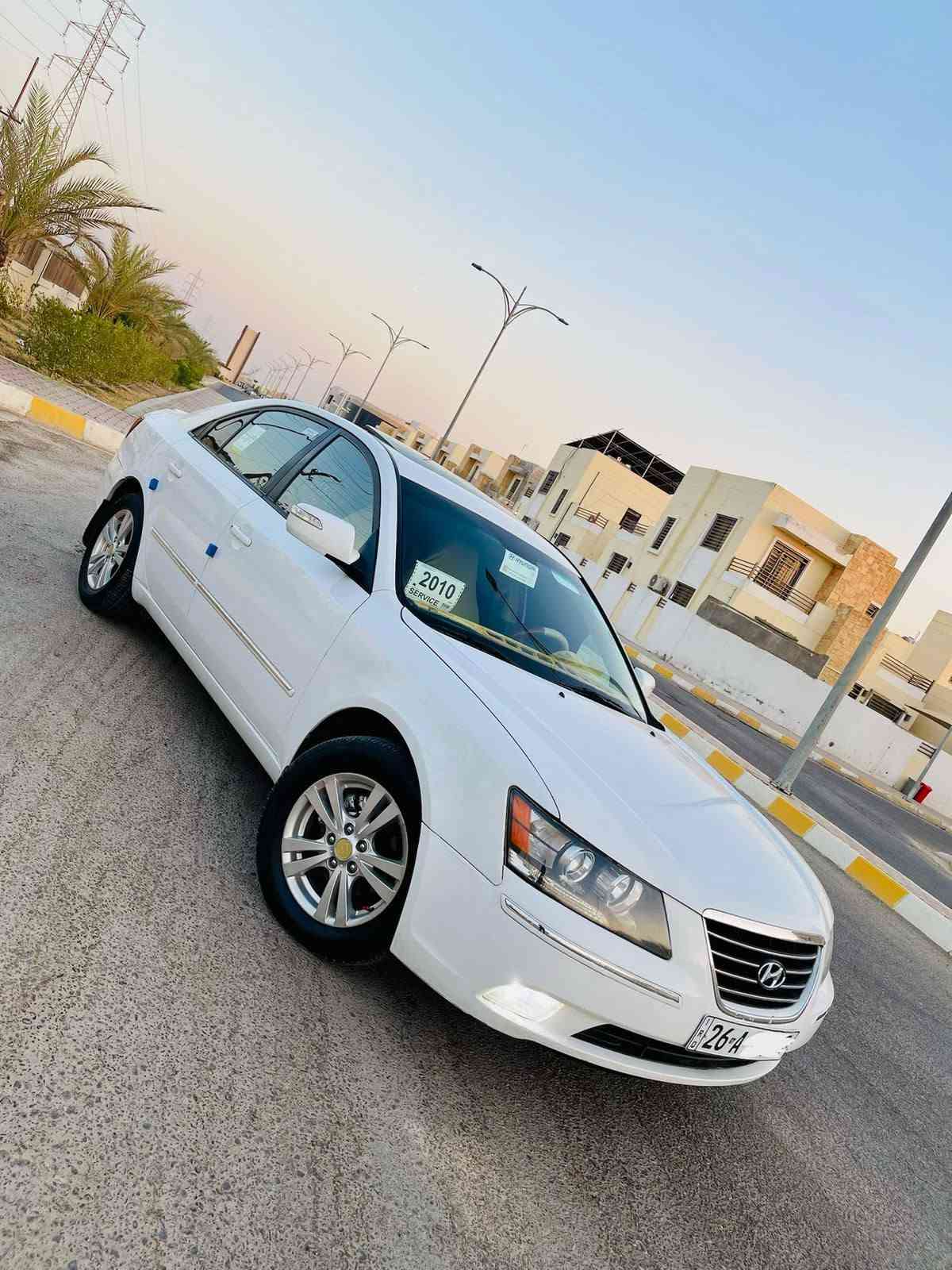 ﷽‏ 
 يا الله..السلام عليكم ...الحلال للبيع..
هونداي سوناتا 2010 خليجي لون ابيض المرغوب 
محرك 2400 دووش المرغوب بدون فتح بدون عيب
كير اوتوماتيك 5 نمر بدون عيب

مواصفاتها معروفه…الخليجيه
سلايت فتحه سقف 
داخل صحراوي عسلي لونين المرغوب
صاج اصفر بلادي
اشاره بلمرايه 
تحكمات ستيرن جهتين
بروجكترات زينون 
ويل كب بلادي وتخم تاير جديد جواها حتى سبير 

(محرك/كير/كهربائات/تبريد/تدفئه/صدر)كله تووب ترايها ناعم حيل … 

🔺السياره بيها رشات صبغ ابيع عام 
اكفلك الكص والتجيه والكلبه يعني شرط بدون دواخل نهائياً (شواصي/لغود/حوض/دواخل تكم) مكفولات…

رقم 26 صلاح الدين انكليزي الجديد/سنويه لل2028 / تحويل ثاني يوم 
شوفها السياره وعاملني وتدلل
السعر 97$
🎗️مكاني صلاح الدين /تكريت
***********
***********
