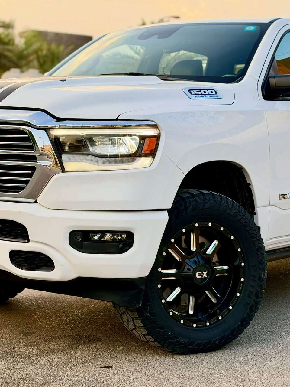 السلام عليكم دوج رام 2023 لارامي  وارد امريكي
Dodge Ram White Laramie 2023 5.7 V8
حجم المكينه : 5.700 V8
المسافة المقطوعه : 15 الف ميل
الضرر : كلين تايتل
الايرباك : سليم مطاك ولا ايرباك
#مواصفات
1.شاشه كبيره تسلا
2.بصمه
3.تشغيل عن بعد
4.كامرا
5.ويل كب
6.كشنات جلد
7.تدفئة تبريد بالكشنات
8.رادارات 360
9.كشنات كهرباء
10.لايتات لد + زنون
11.كشافات
12.اشاير بالمري
13.فور ويل 4x4
14.اتو ستوب
15.حساسات خلفي امامي
16.تايرات جبلي 
17.خزن ميموري
فول مواصفات مرقم بغداد
تفاصيل اكثر هذا رقمي  ***********
مكاني بغداد
