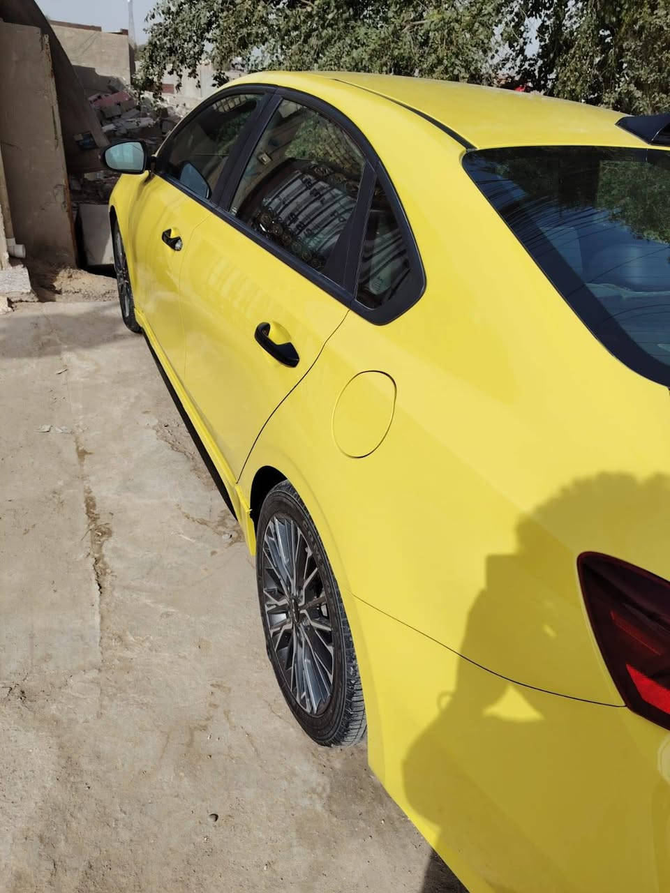كيا فورتي 2023 السعررررررر 130
نص فول ☑️ 
محرك 2000 دوش المرغوب مكفول وكير مكفول ☑️ 
حادثها جاملغ وشوية بل بنيد بدون دواخل شرط وين ميعجبك افحص شرط السونار  ✔️ 
شاشة كبيرة + كامرة خلفية وكاربلاي وحساس امامي وخلفي ورادار يوكف السيارة اذا اكو شخص كدامك او سيارة + تبريد ثلج  ❄️ + مثبت سرعة + رقم بغداد باسمنا تحويل ثاني يوم + مكاني بغداد + تنبيه نقاط عمياء  ✅  + الشراي يتصل مكاني بغداد رصافه ***********
