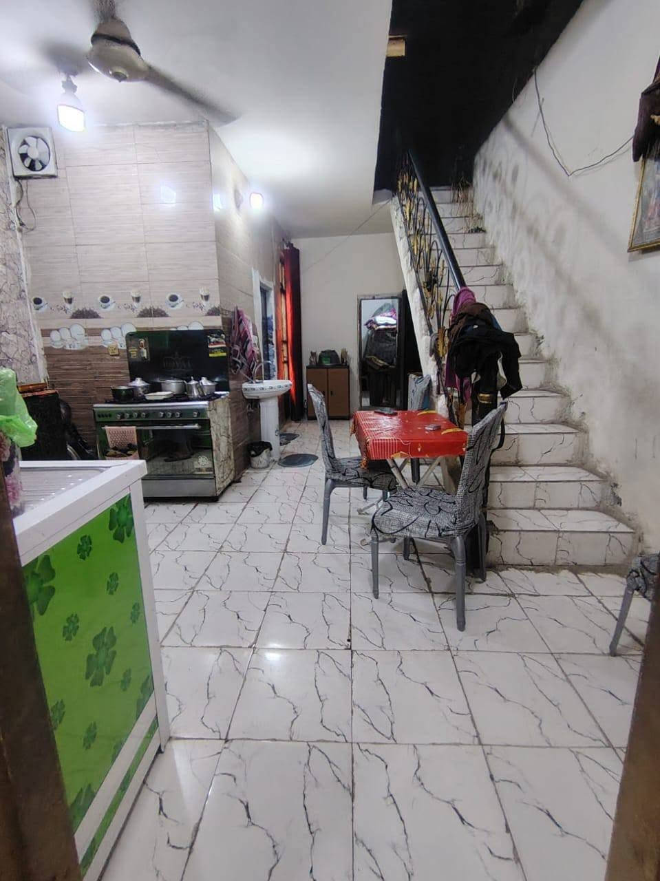 السلام  عليكم  بيوت لبيع  سند 25 

البيت 120 طابقو نص 2 متر غرفة نوم 
و استقبال و خدمات 

وحمام و ساحة و مطبخ  و   صطح بي ستارى 

البيت كاشي  و سرامييك ماي كهربائية جاهز جيب غراضك و اكعد  
 
مكان البيت بغداد الزعفرانيه  شارع الكهرباء  

عروض خاصة 

لسفسار اكثر اتصل *********** 

و يوجد جميع  العروض 

 و يجد بيع وشراء  و
