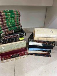 مجموعة كتب ادبية للبيع 30 مجلد بسعر 165 الف مع التوصيل العناوين: موسوع...