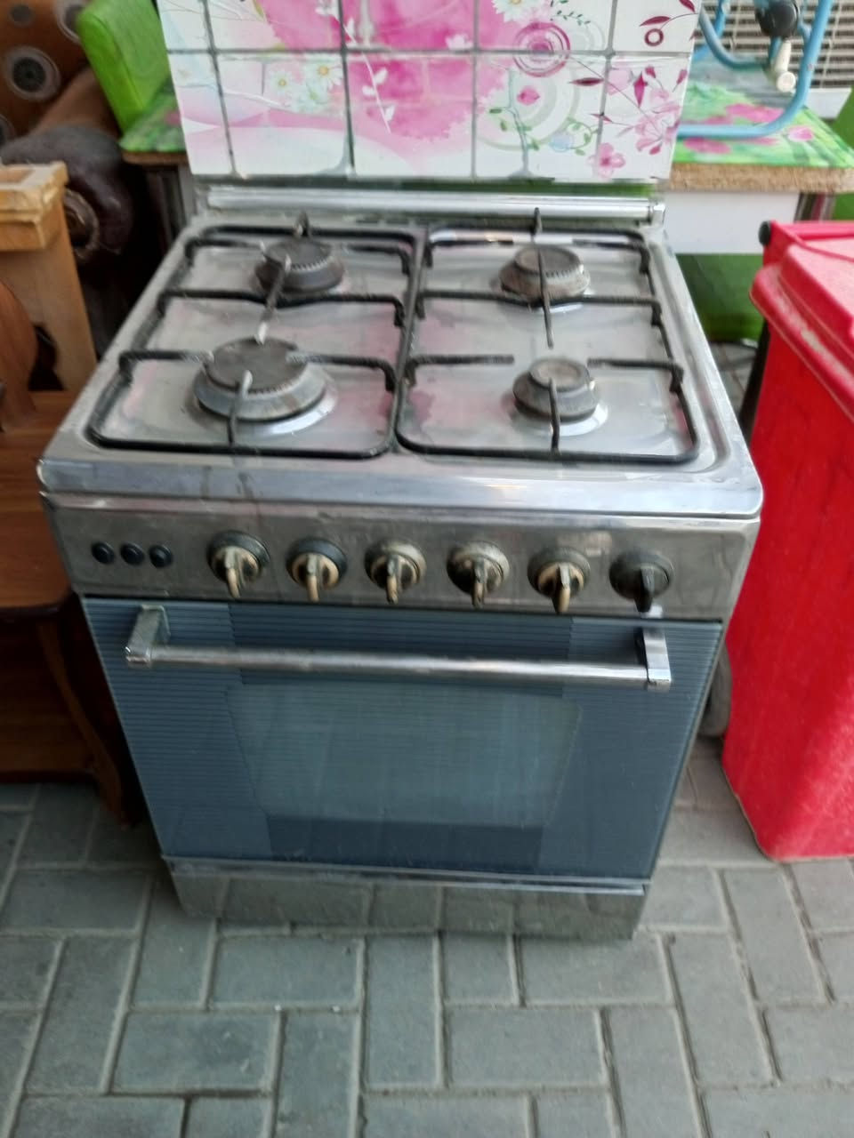 طباخ مصري اربع عيون نظيف العنوان بغداد حي الجهاد ***********
