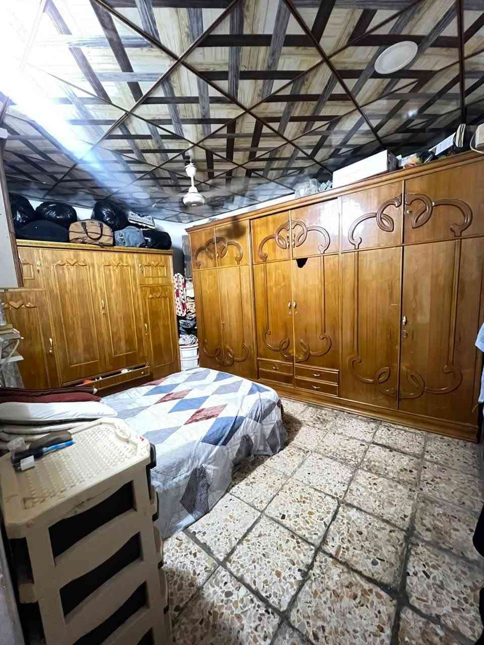 بيت للبيع مساحه ٧٥ متر كوفه ١٧تموز سايدين ملعب الكوفه شارع جوري مول قريب ع الشارع
طابو زراعي مرقم غرفه وصاله ومطبخ والطابق الثاني هيكل ما كامل واصل للعكاده 
اساس صب سكف عكاده سعر ٣٠ وبي مجال 
***********
