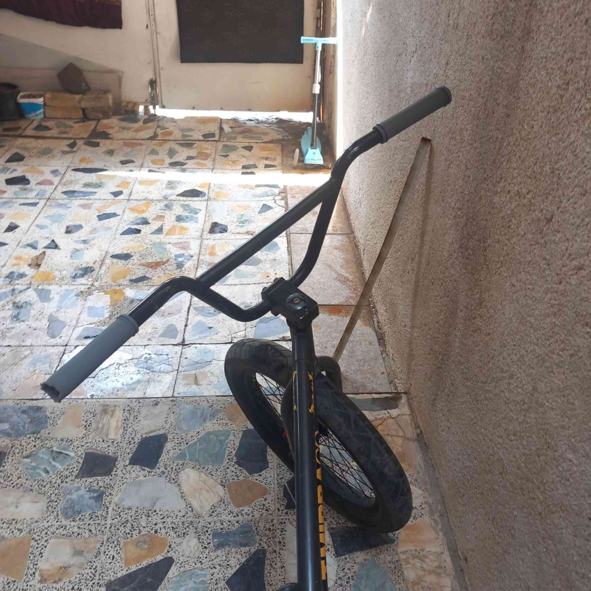 بايسكل BMX • نضيف جدا • قابل للشراي