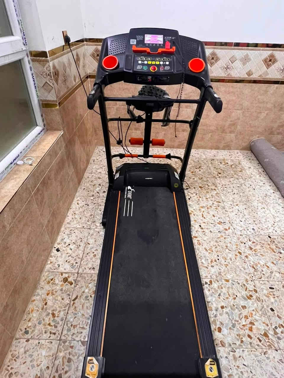 جهاز جري
استخدام جداً جداً قليل 
جبلي + دبل ماطور 
ب الاضافه يجي ويا جهاز هز للبطن 
السعر 500 وبي مجال 
مكاني كربلاء 
***********
