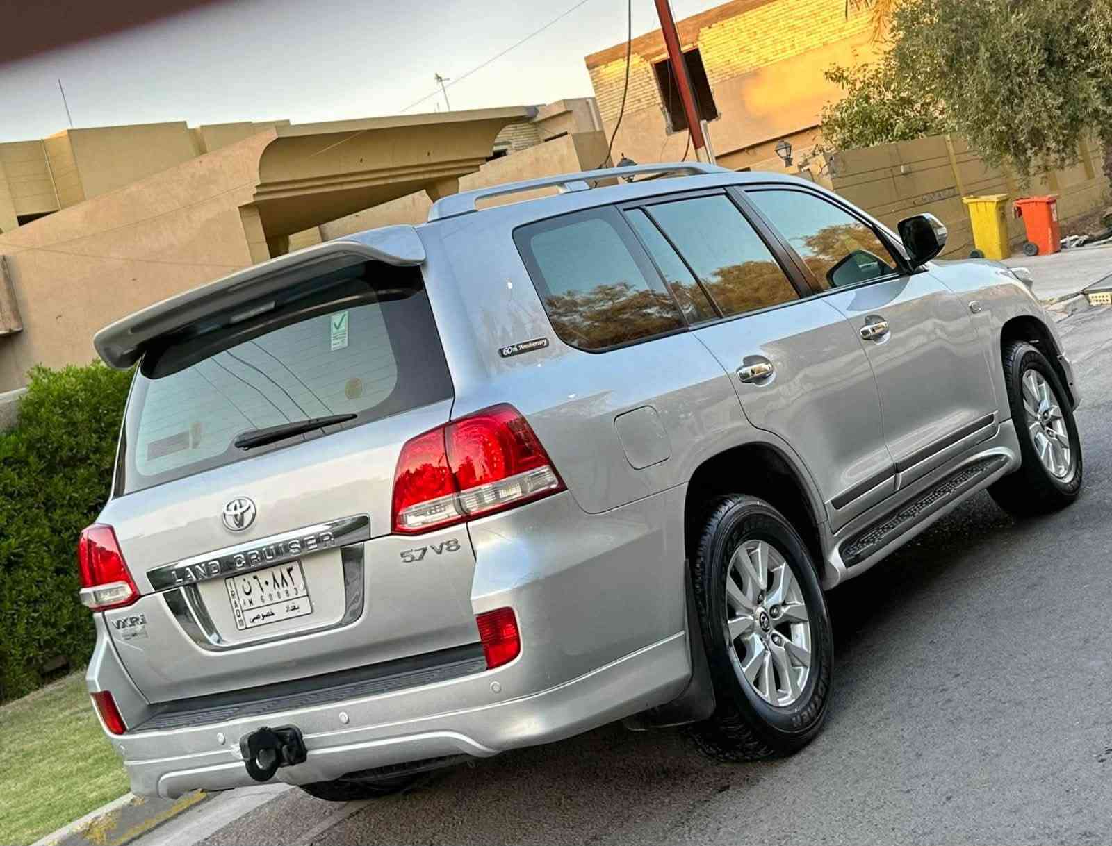 لاندكروز VXR • ٢٠١١ • محرك ٥٧٠٠