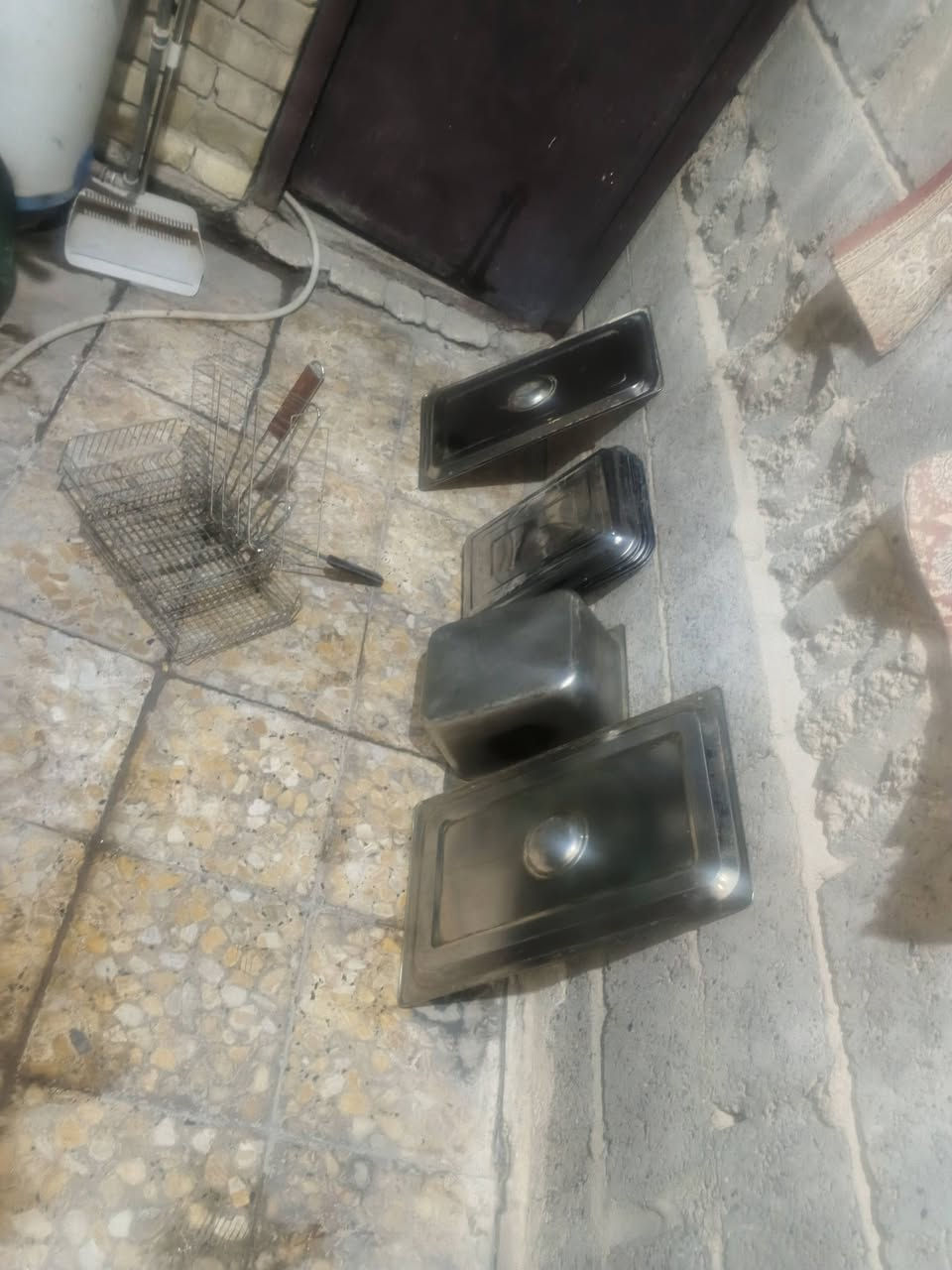 سلام عليكم قلاية مع 4 بلانكات وبلانكات صغار السعر 75 بغداد الدورة ***********
