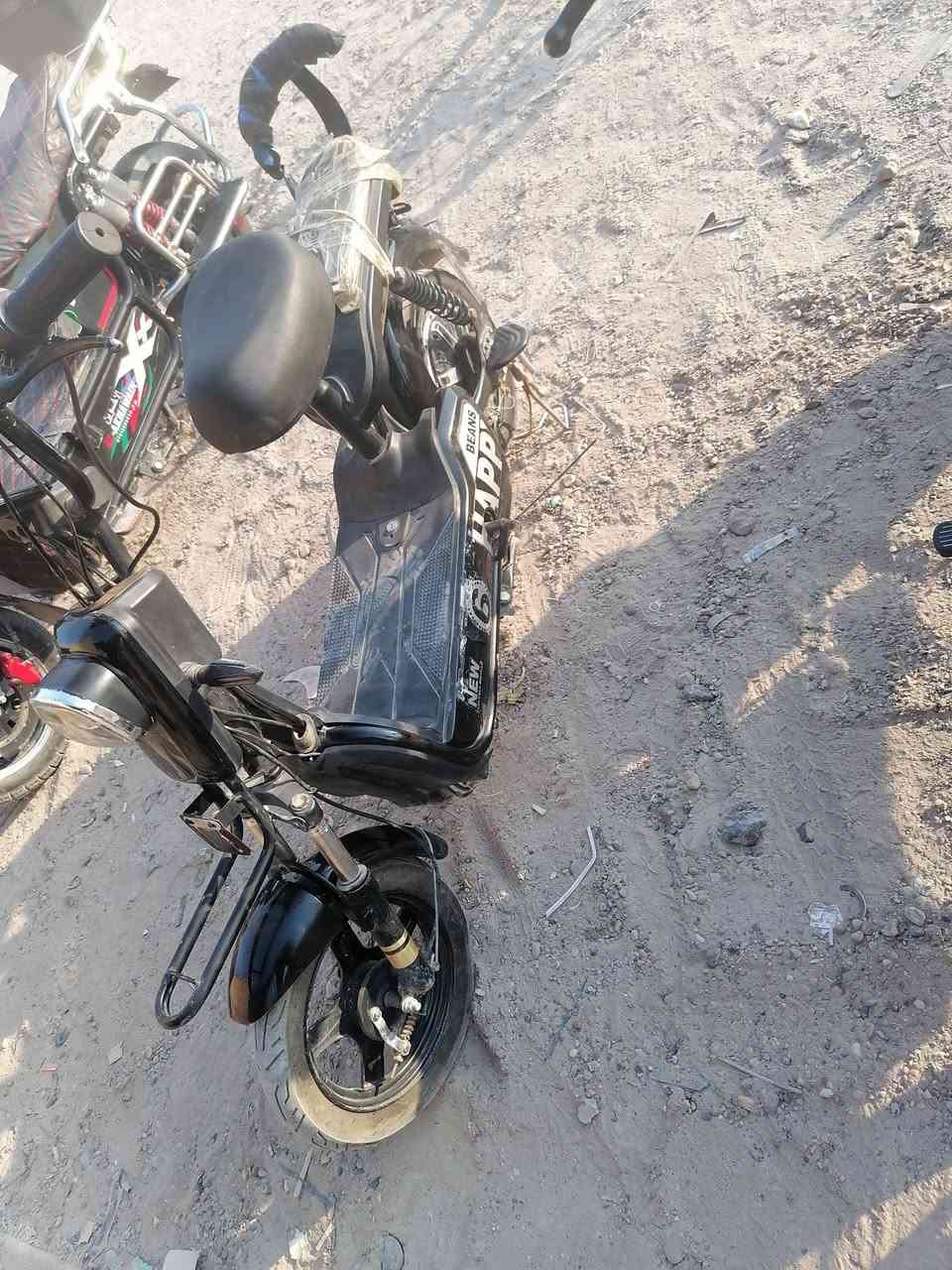 السلام عليكم  دراجه شحن للبيع حجم 8 بطاريات 4 دراجه كامله من كلشي ما ناقصهه  شي السعر 200 وبيهه مجال العنوان الرمادي لتواصل /***********
