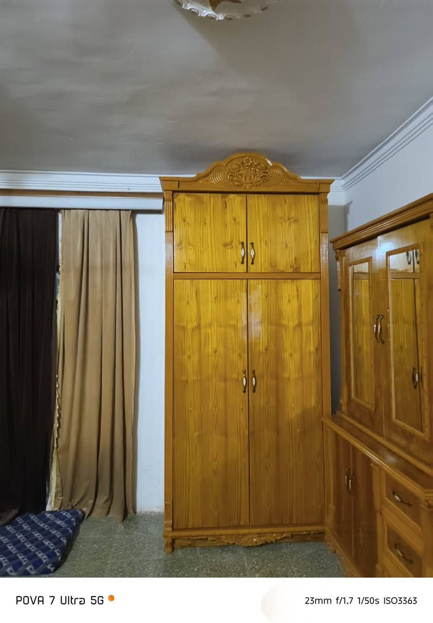 غرفه للبيع حطاطه خشب زان 5ملم ما مستخدمه خلاص جديدة وثكيله
شغل الفلوجة مكلف بل نشر ما متواجد عل فيس 
العنوان حصيبه الشرقيه 
التواصل  وتساب ***********
